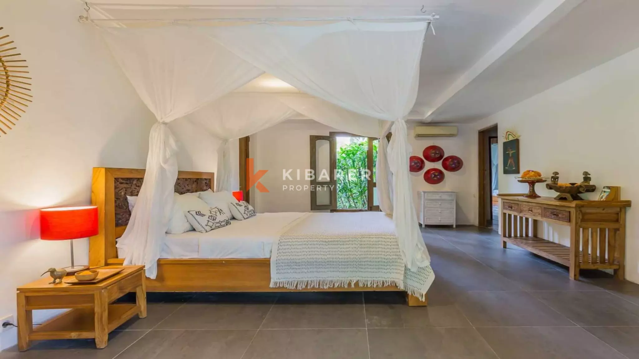 Beautiful Chic Joglo Style Four-Bedroom Villa in Umalas — image 14