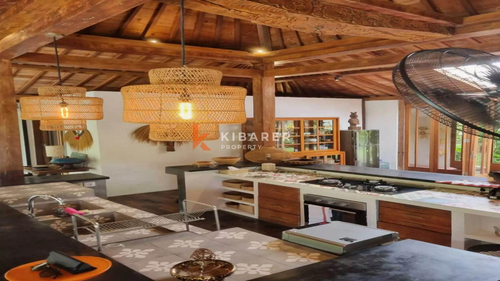 Beautiful Chic Joglo Style Four-Bedroom Villa in Umalas — image 18