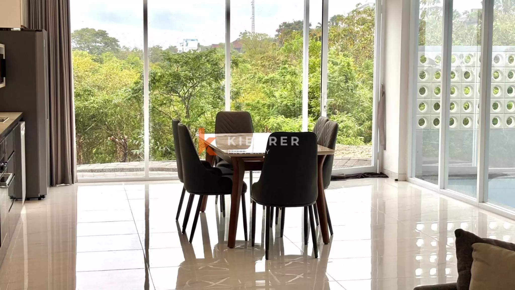 Three-Bedroom Villa with Ocean View in Ungasan — image 4