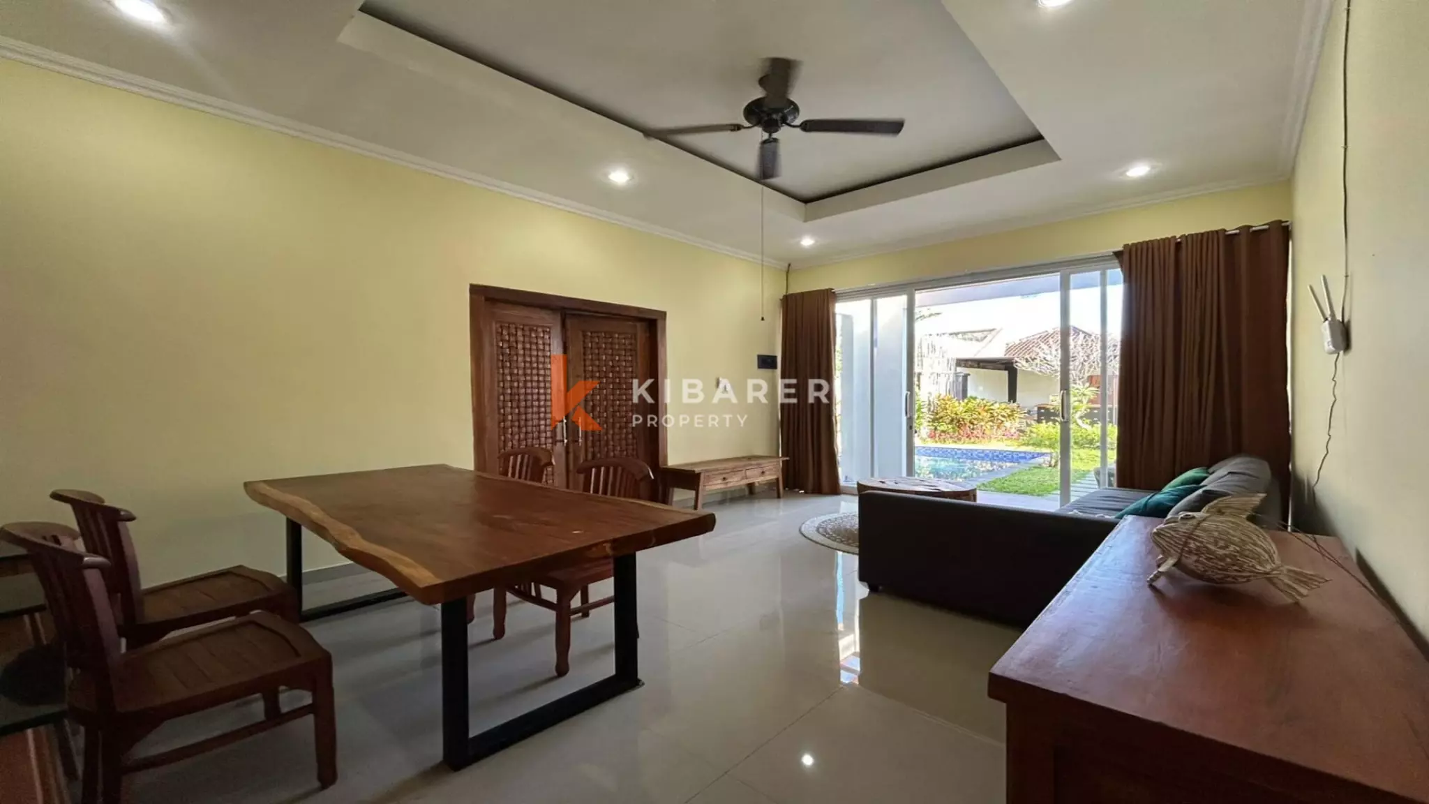Homey Three Bedroom Enclosed Living Room Villa in Sanur — image 7