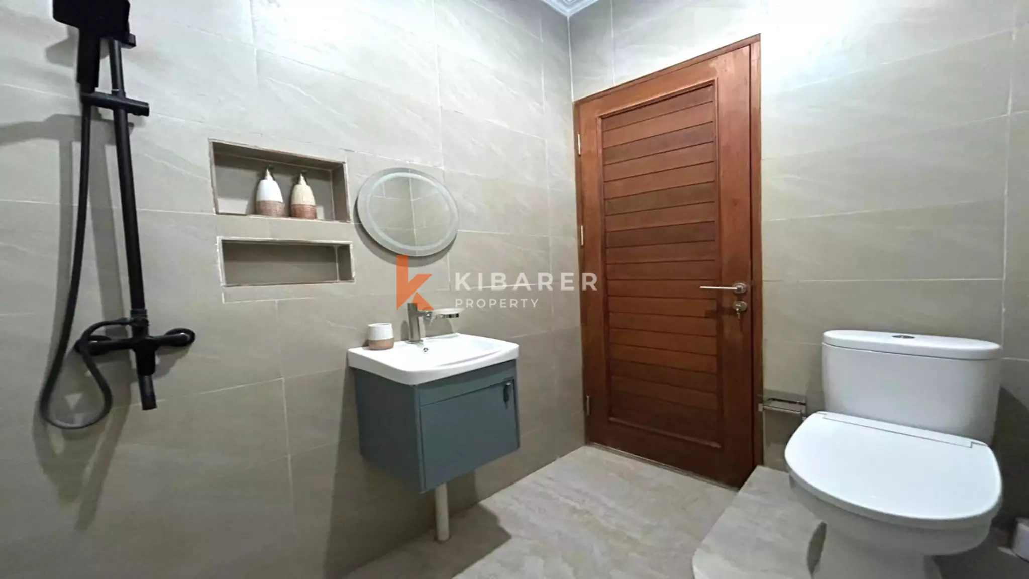 Modern Two-Bedroom Villa with Private Pool in Padonan — image 13