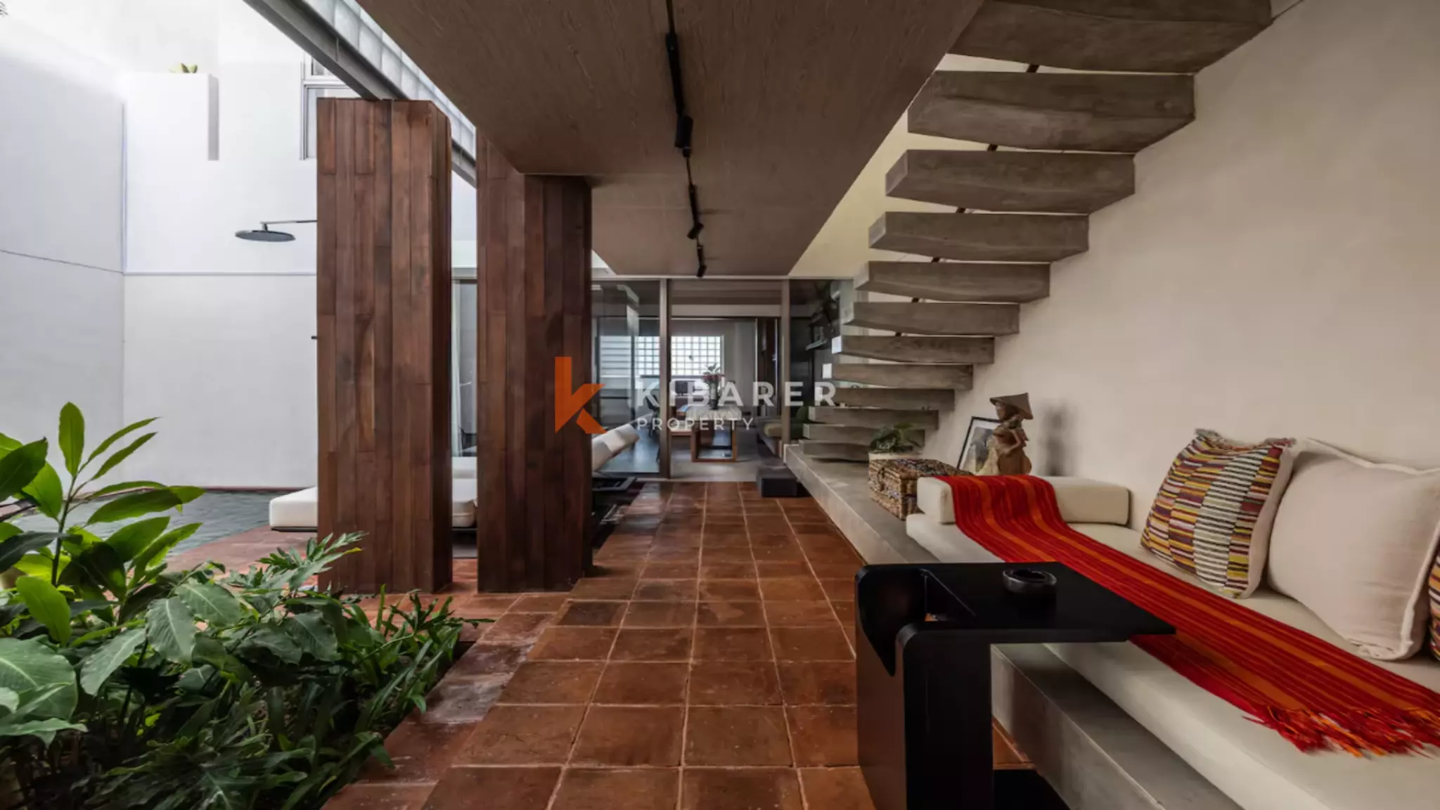 Elegant Three-Bedroom Japandi–Balinese Villa in Ungasan — image 2