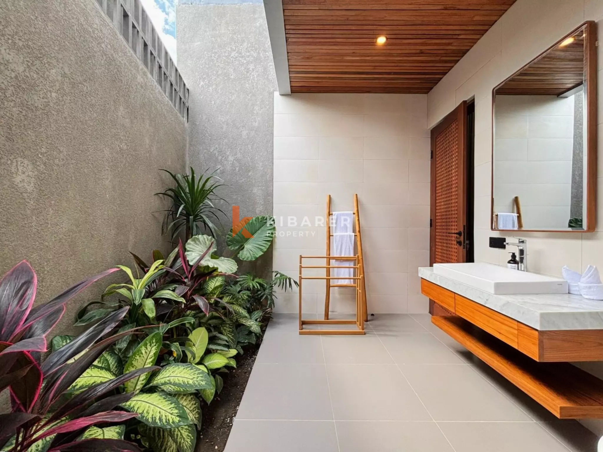 Five Bedroom Luxury Villa with High Ceilings & Spa-Inspired Bathrooms in Batu Bolong — image 13