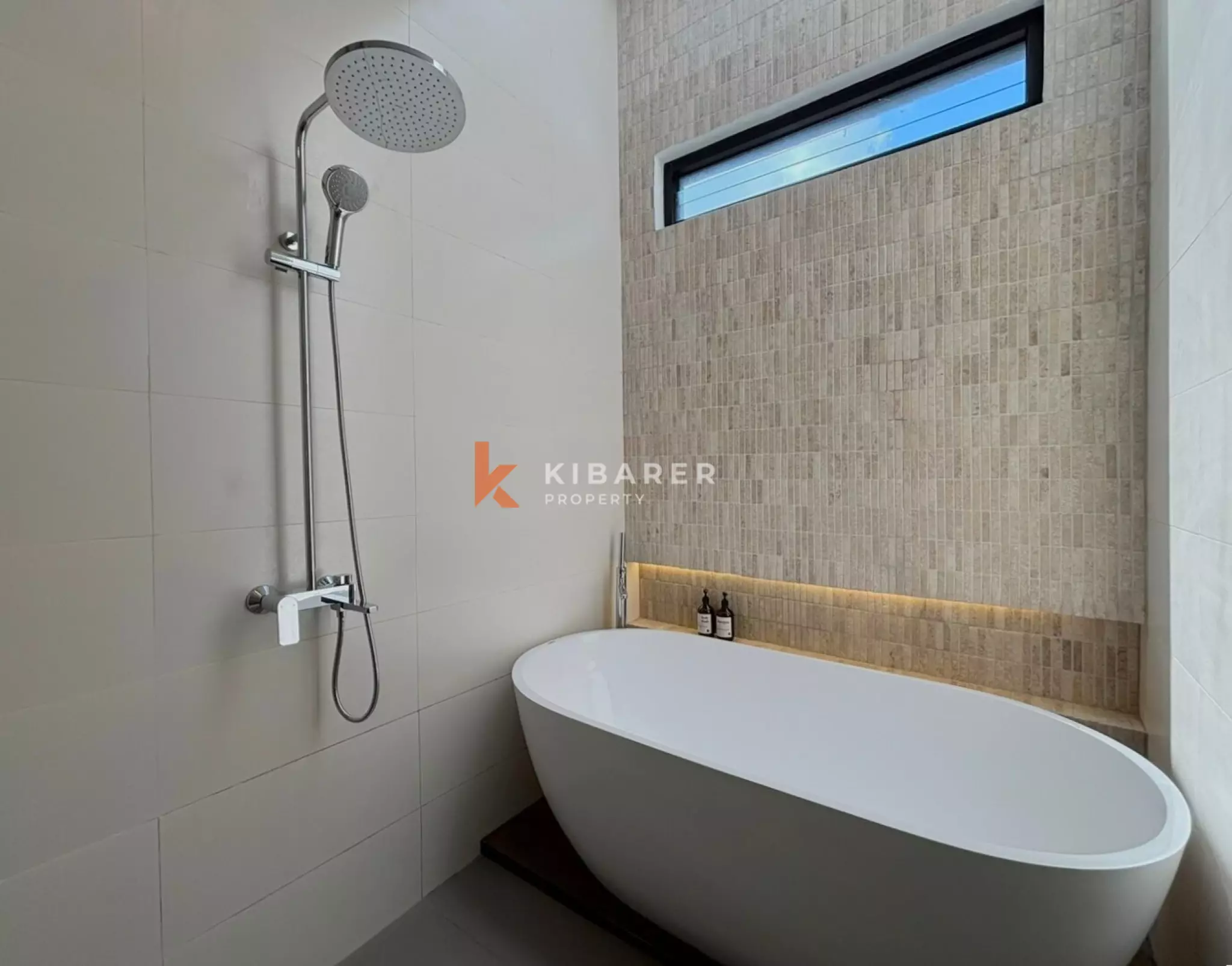 Five Bedroom Luxury Villa with High Ceilings & Spa-Inspired Bathrooms in Batu Bolong — image 11