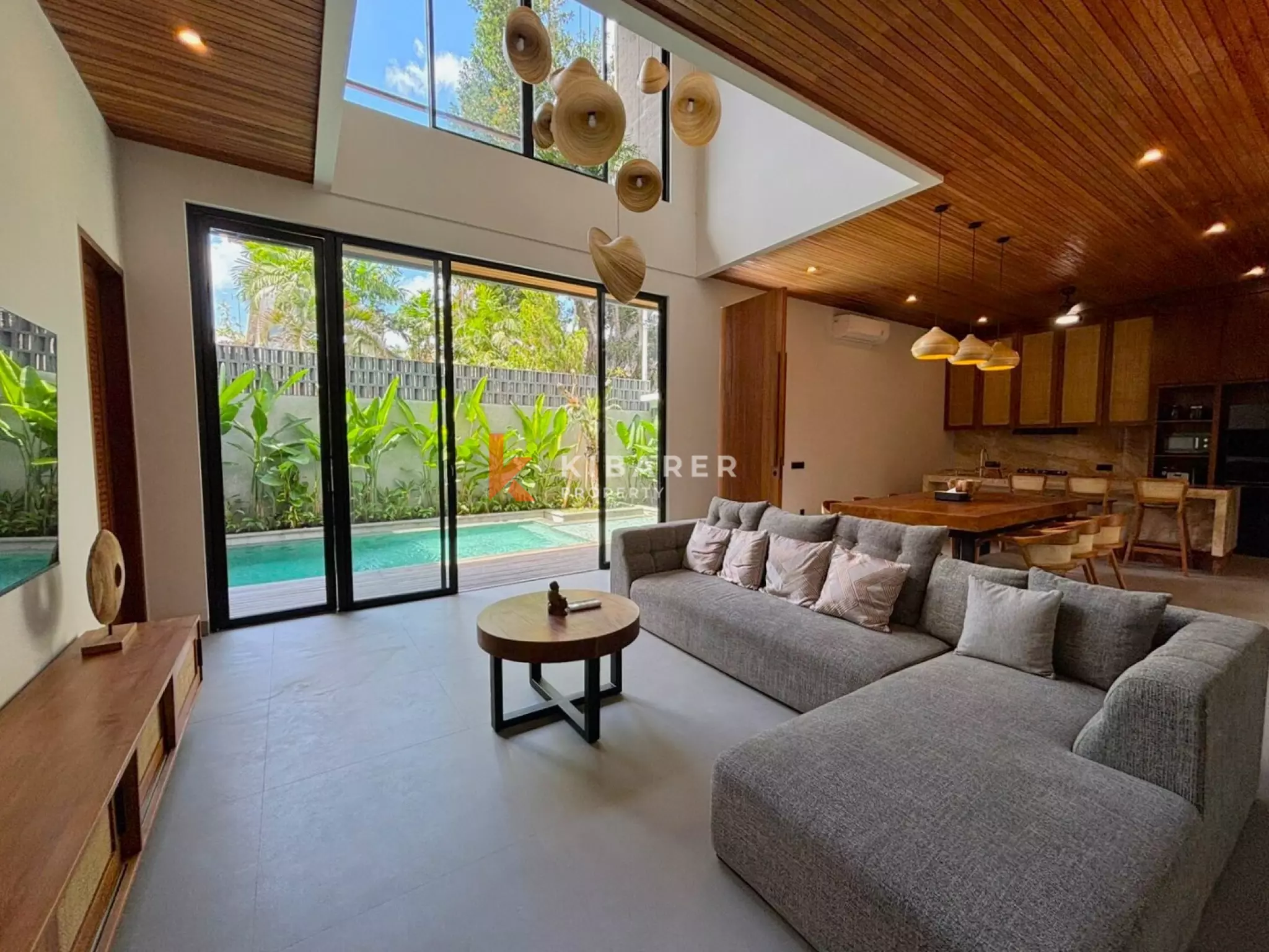 Five Bedroom Luxury Villa with High Ceilings & Spa-Inspired Bathrooms in Batu Bolong — image 4