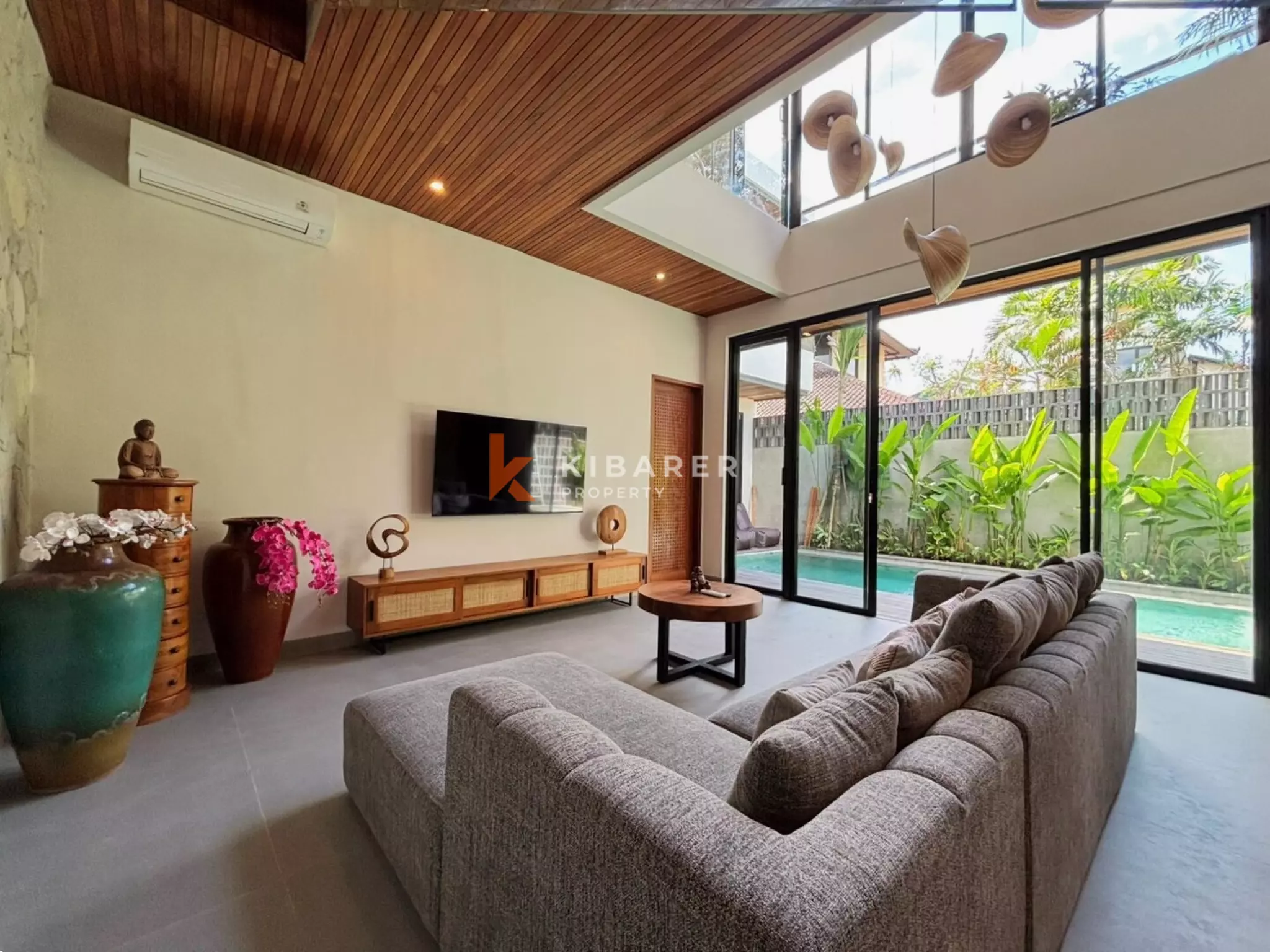 Five Bedroom Luxury Villa with High Ceilings & Spa-Inspired Bathrooms in Batu Bolong — image 7