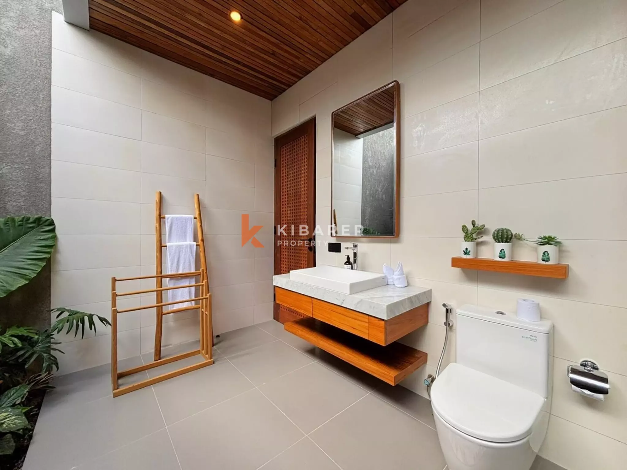 Five Bedroom Luxury Villa with High Ceilings & Spa-Inspired Bathrooms in Batu Bolong — image 12