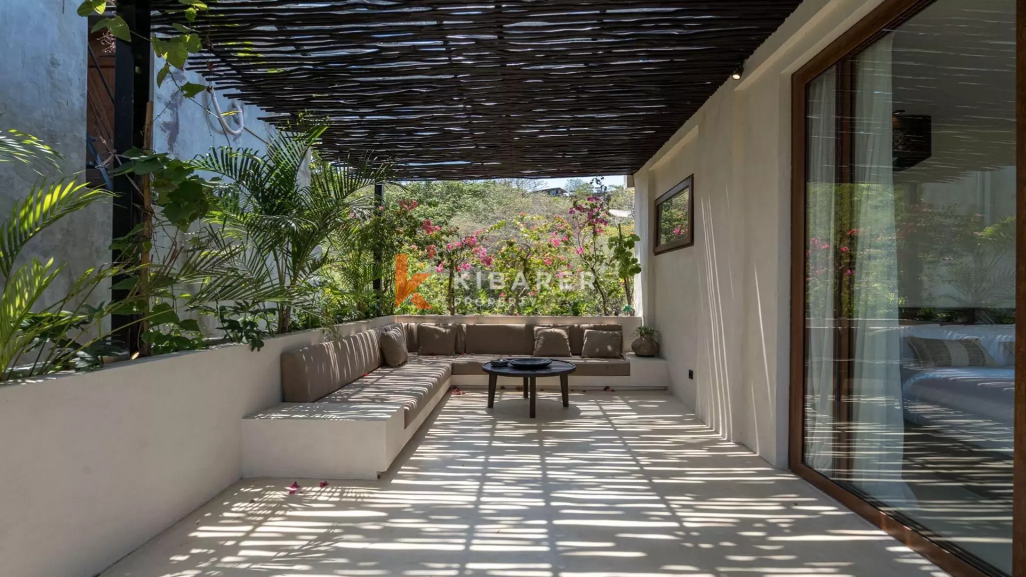 Bohemian-Chic Three Bedroom Villa with Rooftop Ocean and Sunset Views in Uluwatu — image 3