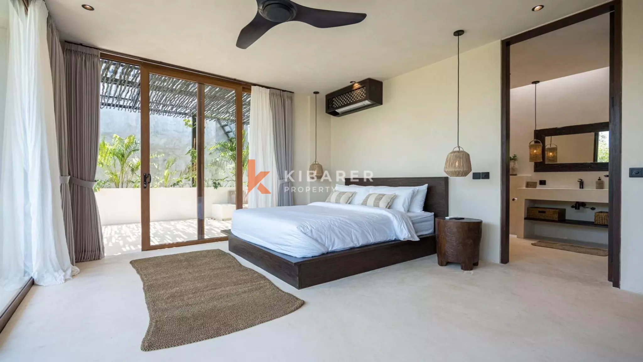 Bohemian-Chic Three Bedroom Villa with Rooftop Ocean and Sunset Views in Uluwatu — image 19