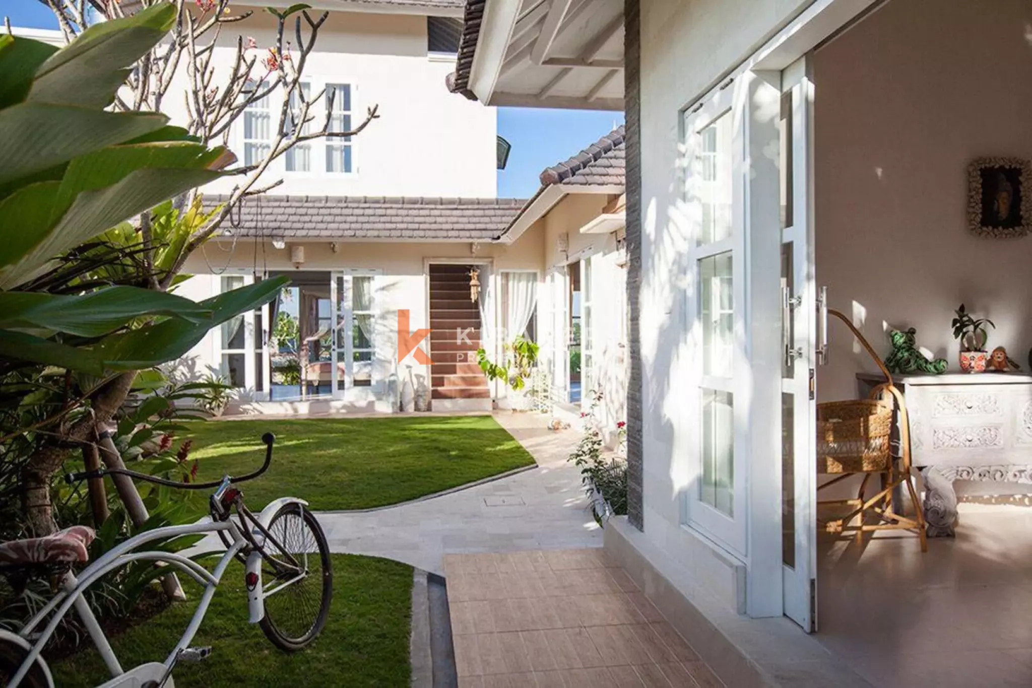 Private Three Bedroom Villa with Views in Canggu — image 1