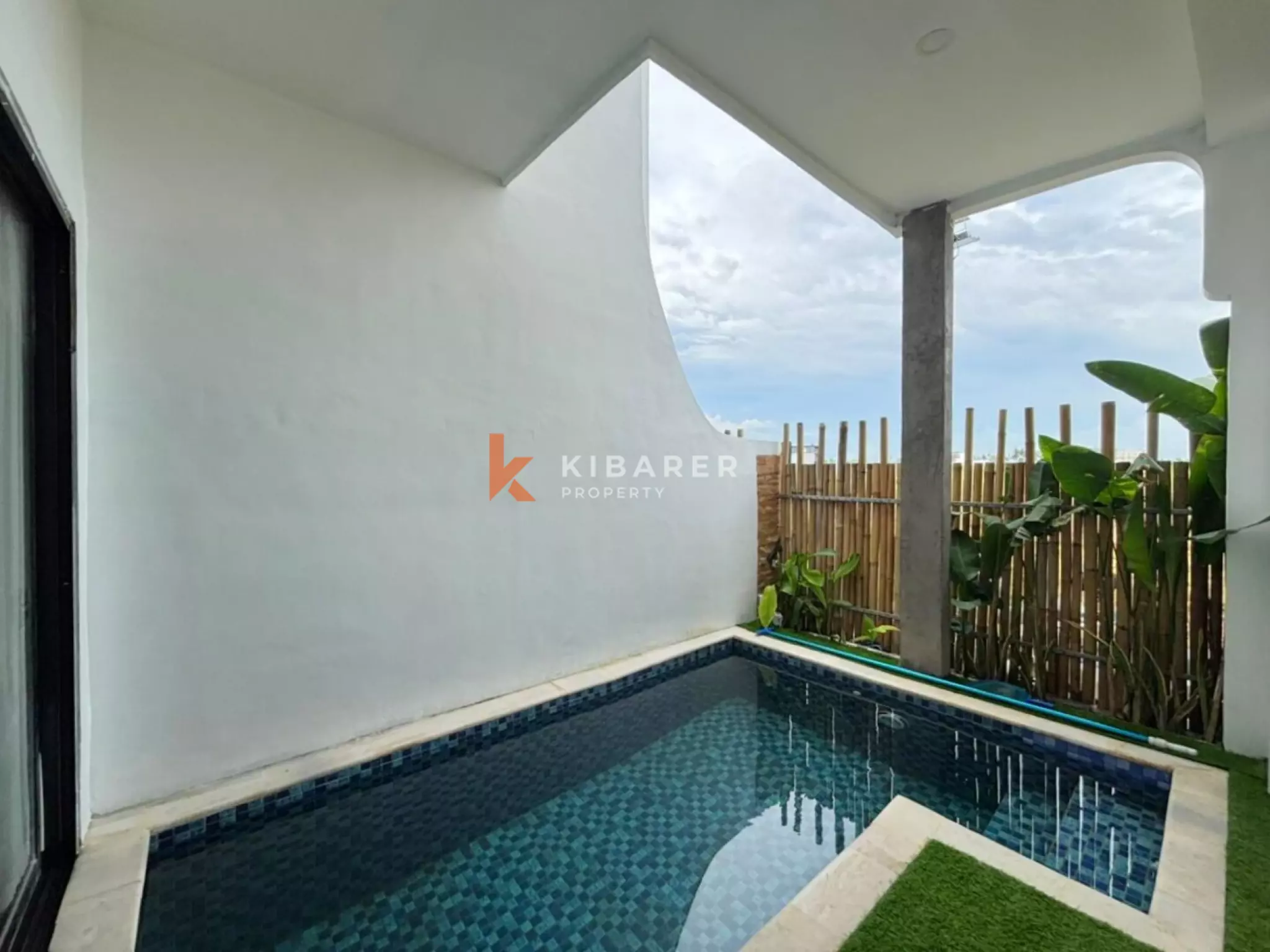 Three Bedrooms Enclosed Living Villa in Munggu — image 6
