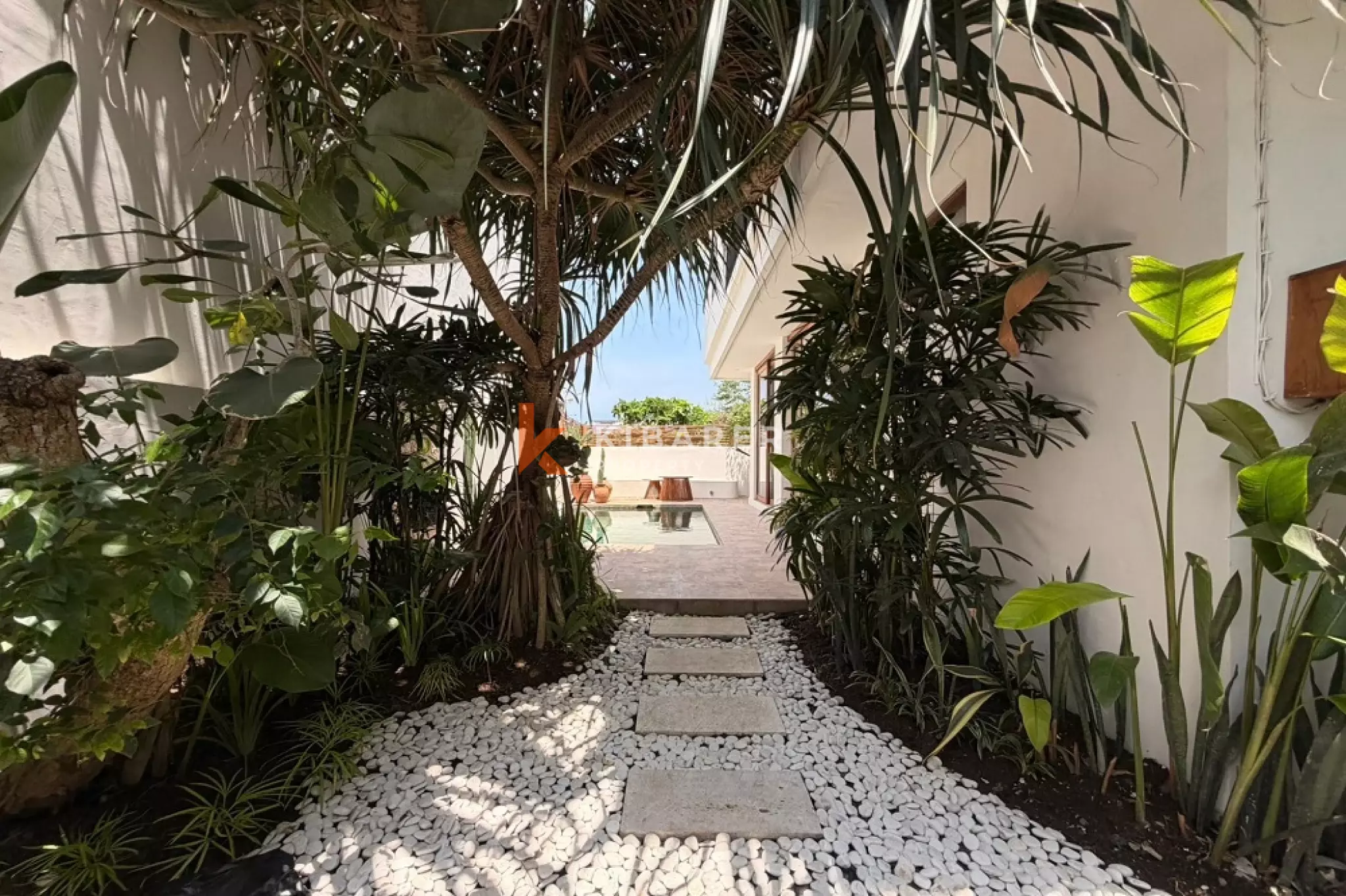 Mediterranean Style Three-Bedroom Gated Villa in Berawa — image 12