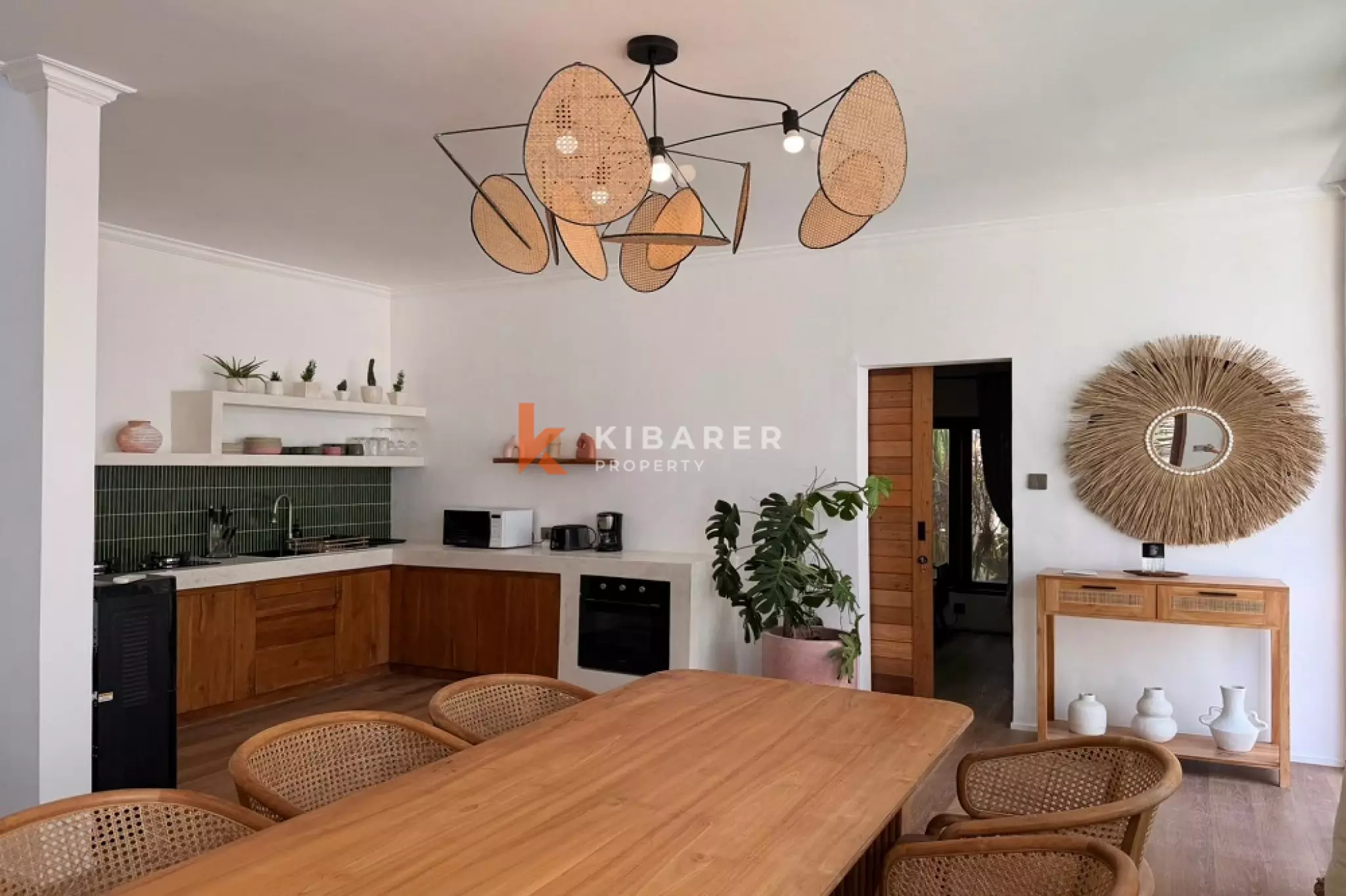 Mediterranean Style Three-Bedroom Gated Villa in Berawa — image 4