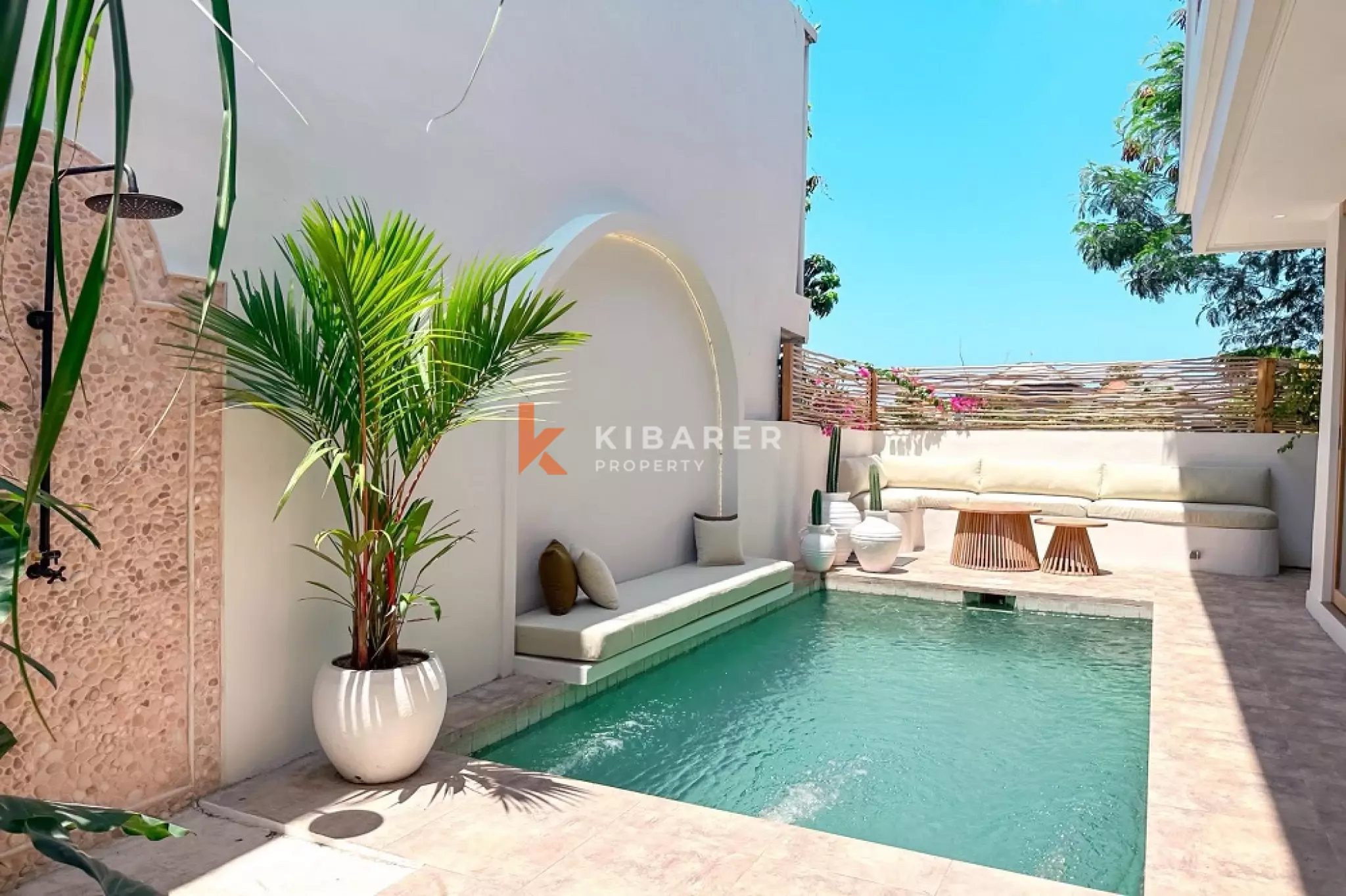 Mediterranean Style Three-Bedroom Gated Villa in Berawa — image 2