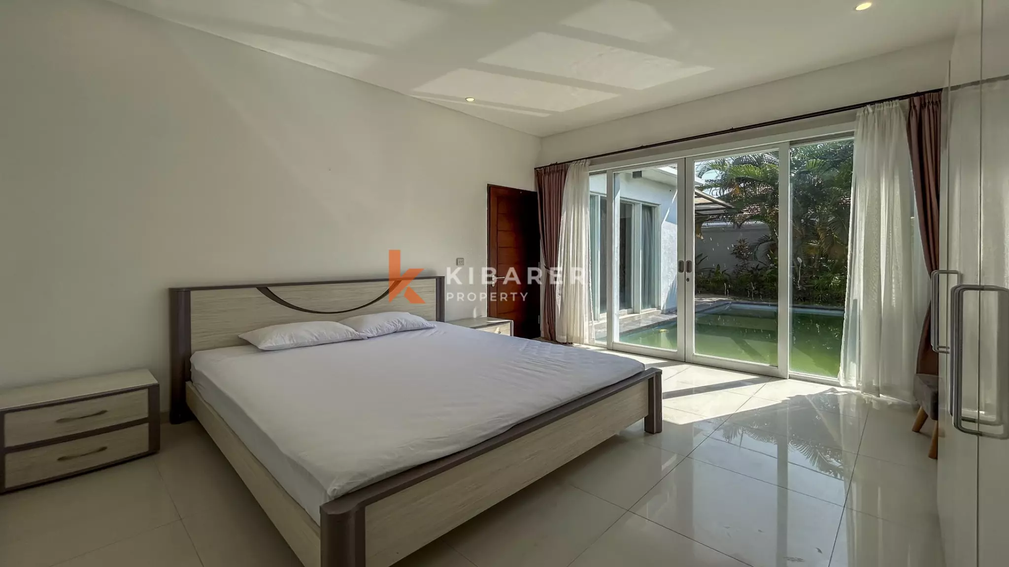 Comfortable Three-Bedroom Villa with Enclosed Living in Berawa — image 10
