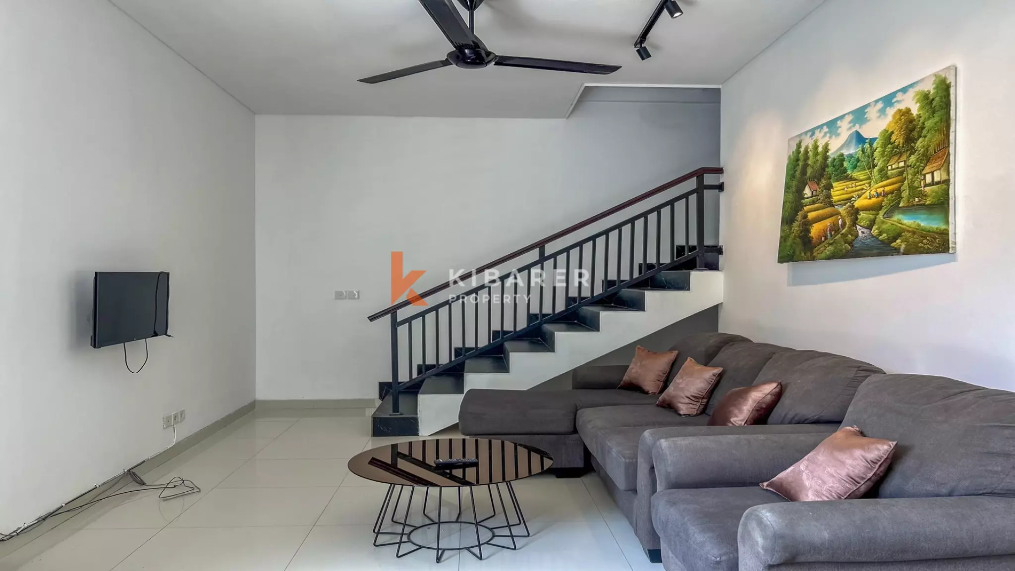 Comfortable Three-Bedroom Villa with Enclosed Living in Berawa — image 7