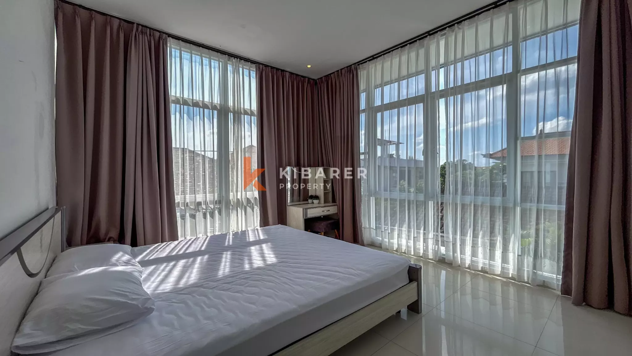 Comfortable Three-Bedroom Villa with Enclosed Living in Berawa — image 15