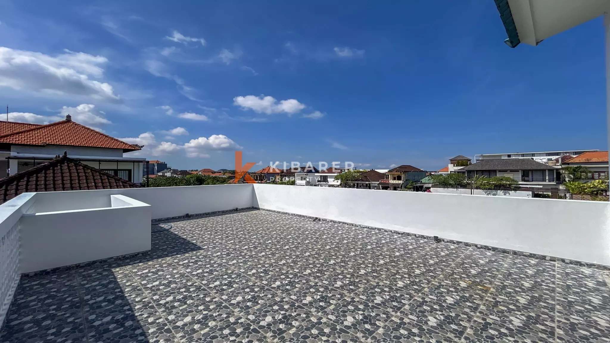 Comfortable Three-Bedroom Villa with Enclosed Living in Berawa — image 2