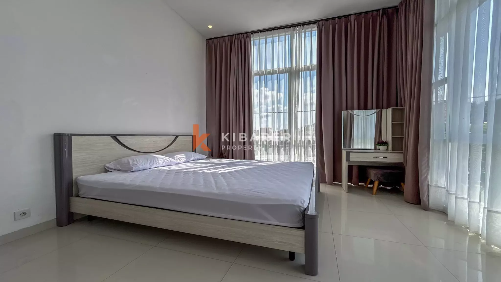 Comfortable Three-Bedroom Villa with Enclosed Living in Berawa — image 18