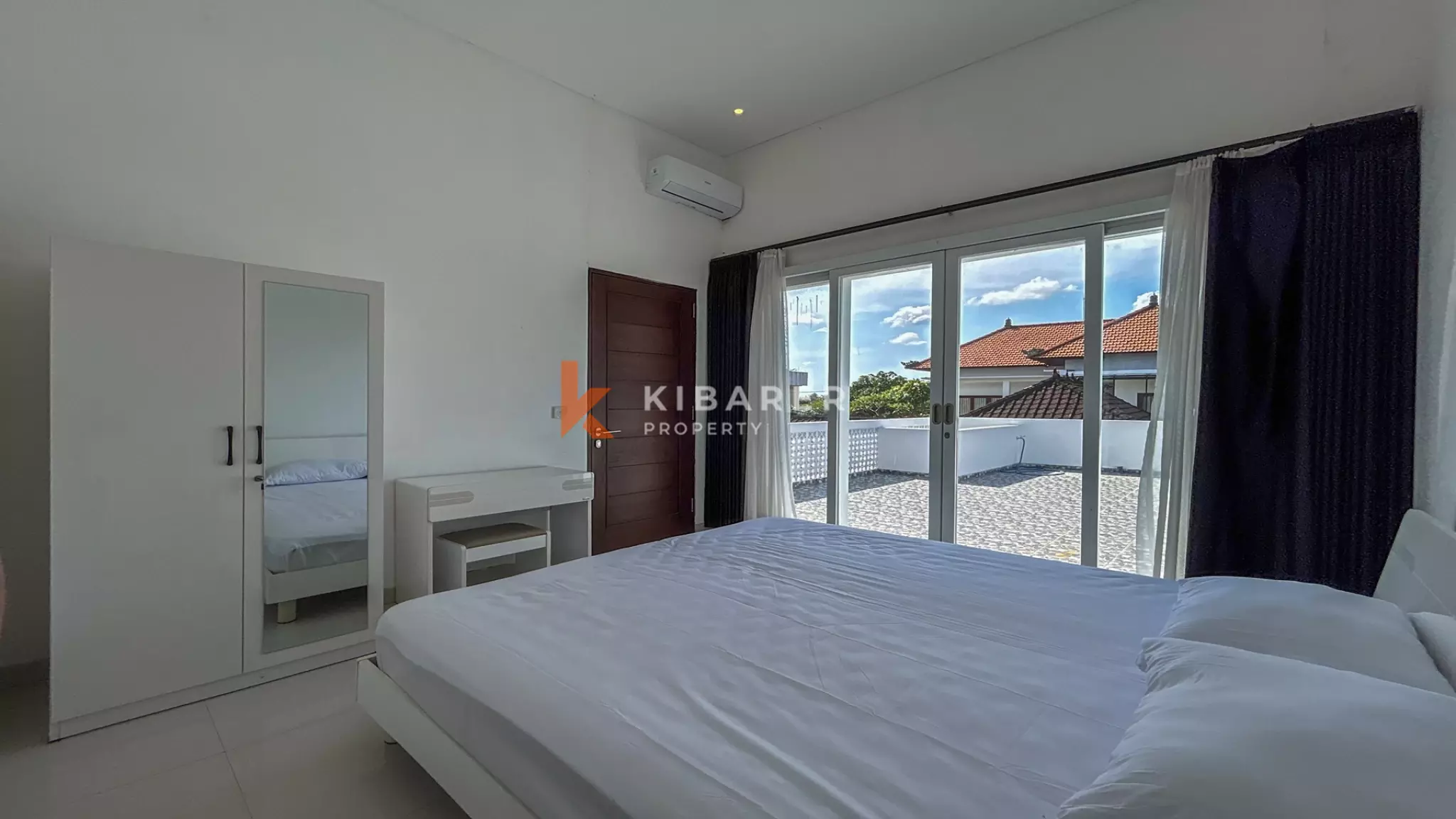 Comfortable Three-Bedroom Villa with Enclosed Living in Berawa — image 19