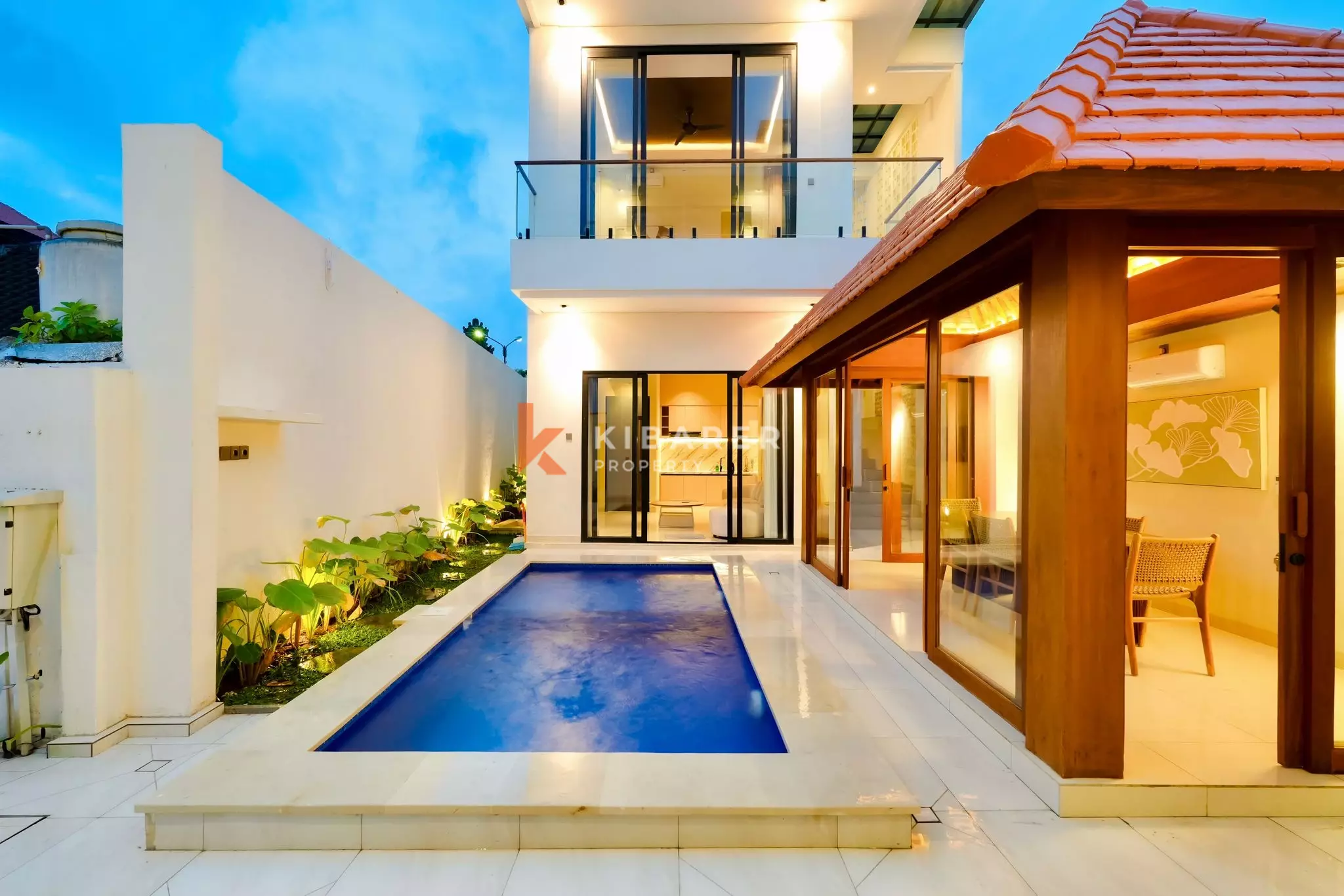 Quiet and Well-Designed Three-Bedroom Villa with Rooftop Lounge in Tumbak Bayuh