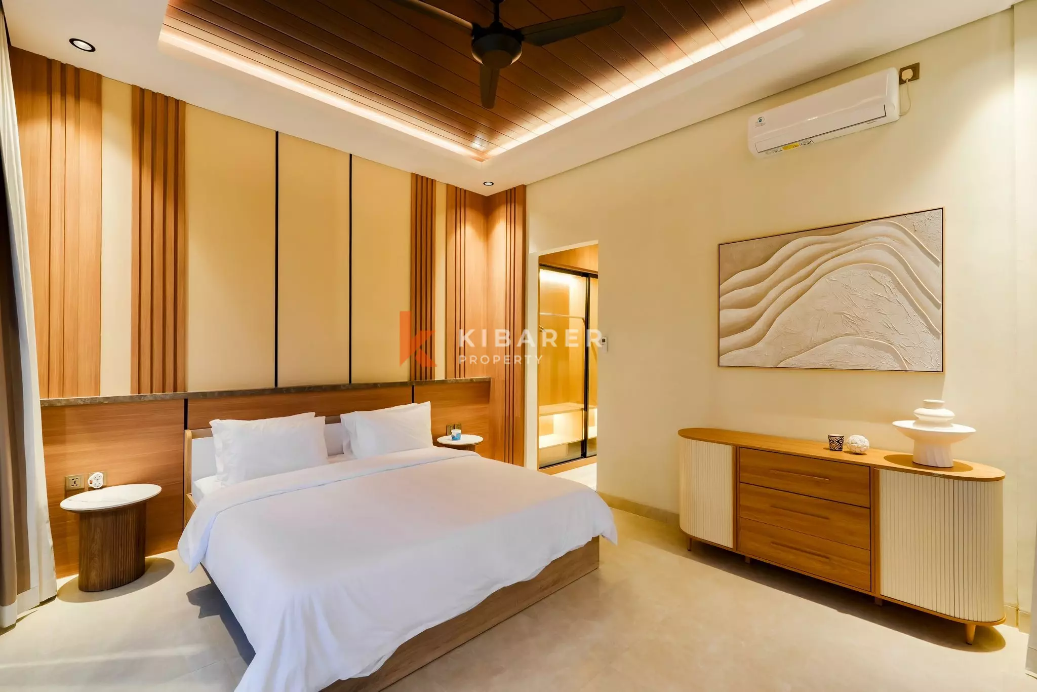 Quiet and Well-Designed Three-Bedroom Villa with Rooftop Lounge in Tumbak Bayuh — image 13