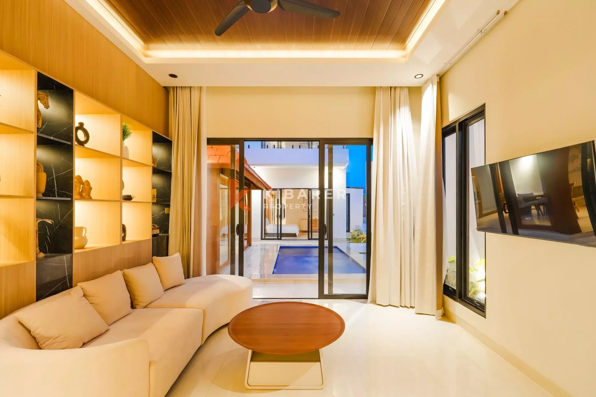 Quiet and Well-Designed Three-Bedroom Villa with Rooftop Lounge in Tumbak Bayuh — image 7