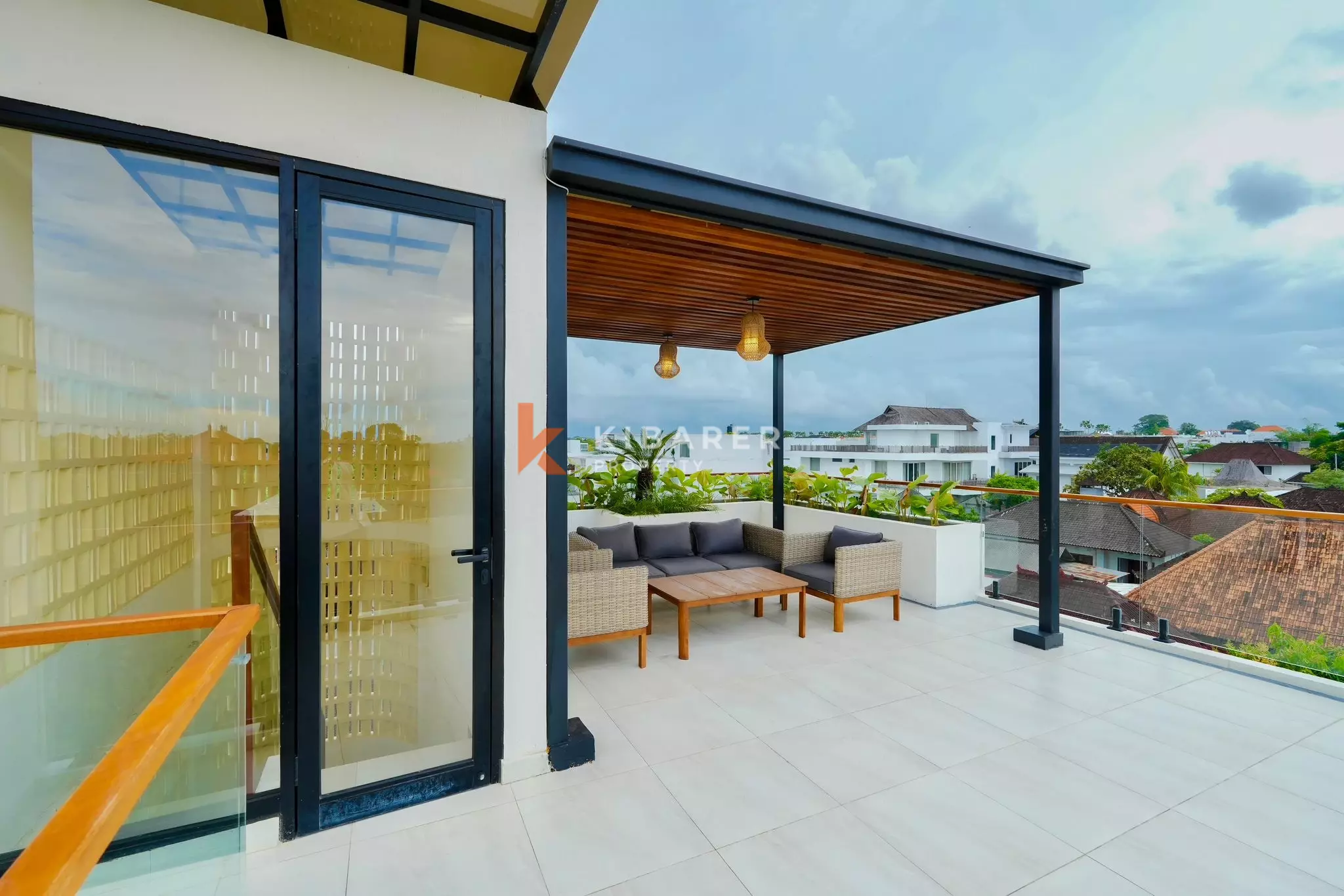 Quiet and Well-Designed Three-Bedroom Villa with Rooftop Lounge in Tumbak Bayuh — image 5
