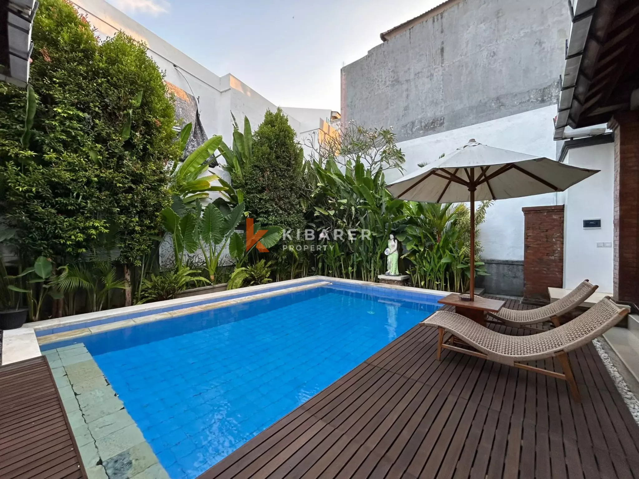 Comfortable Three-Bedroom Villa with Enclosed Living and Private Pool in Canggu — image 4