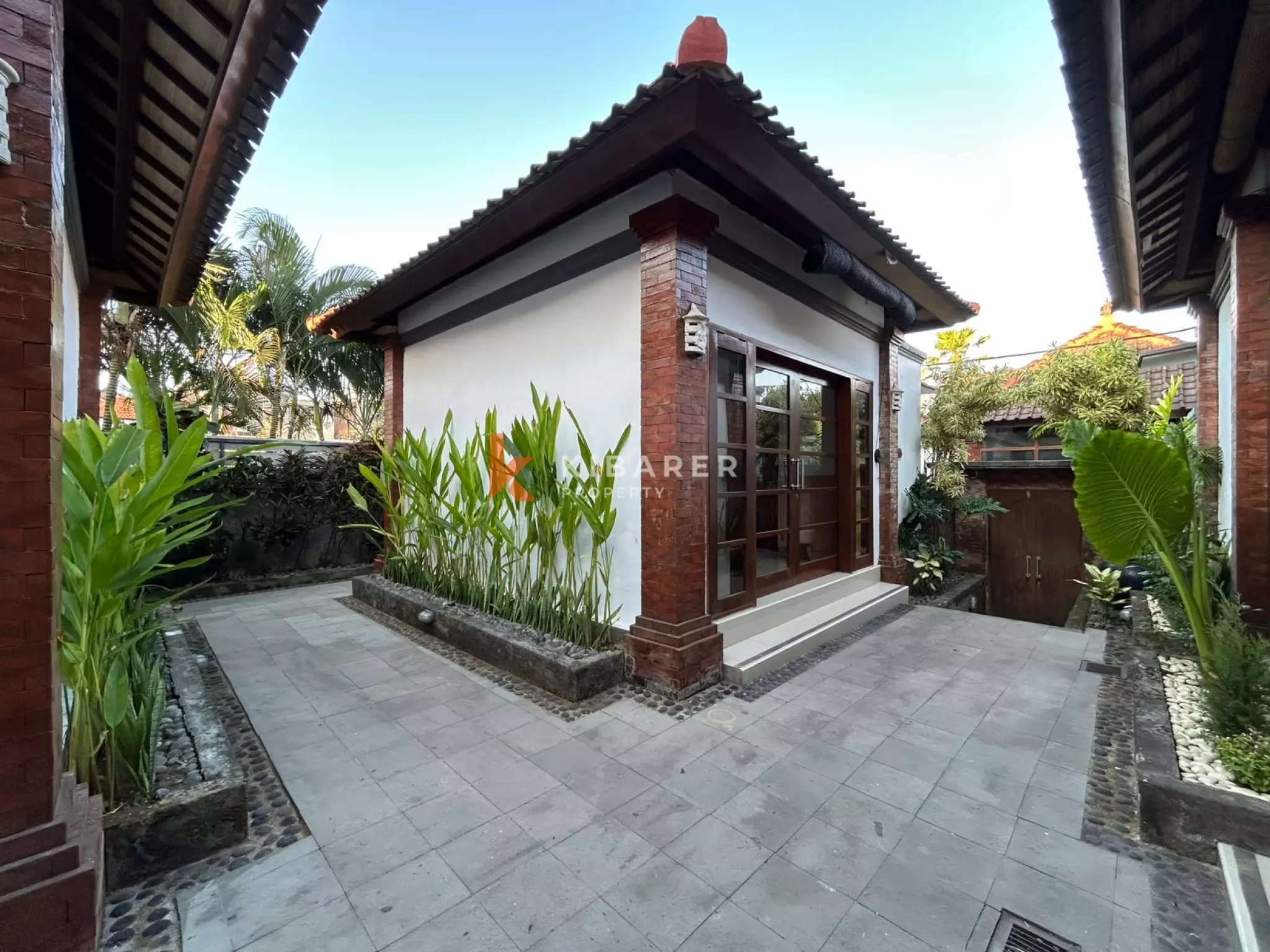Comfortable Three-Bedroom Villa with Enclosed Living and Private Pool in Canggu — image 5