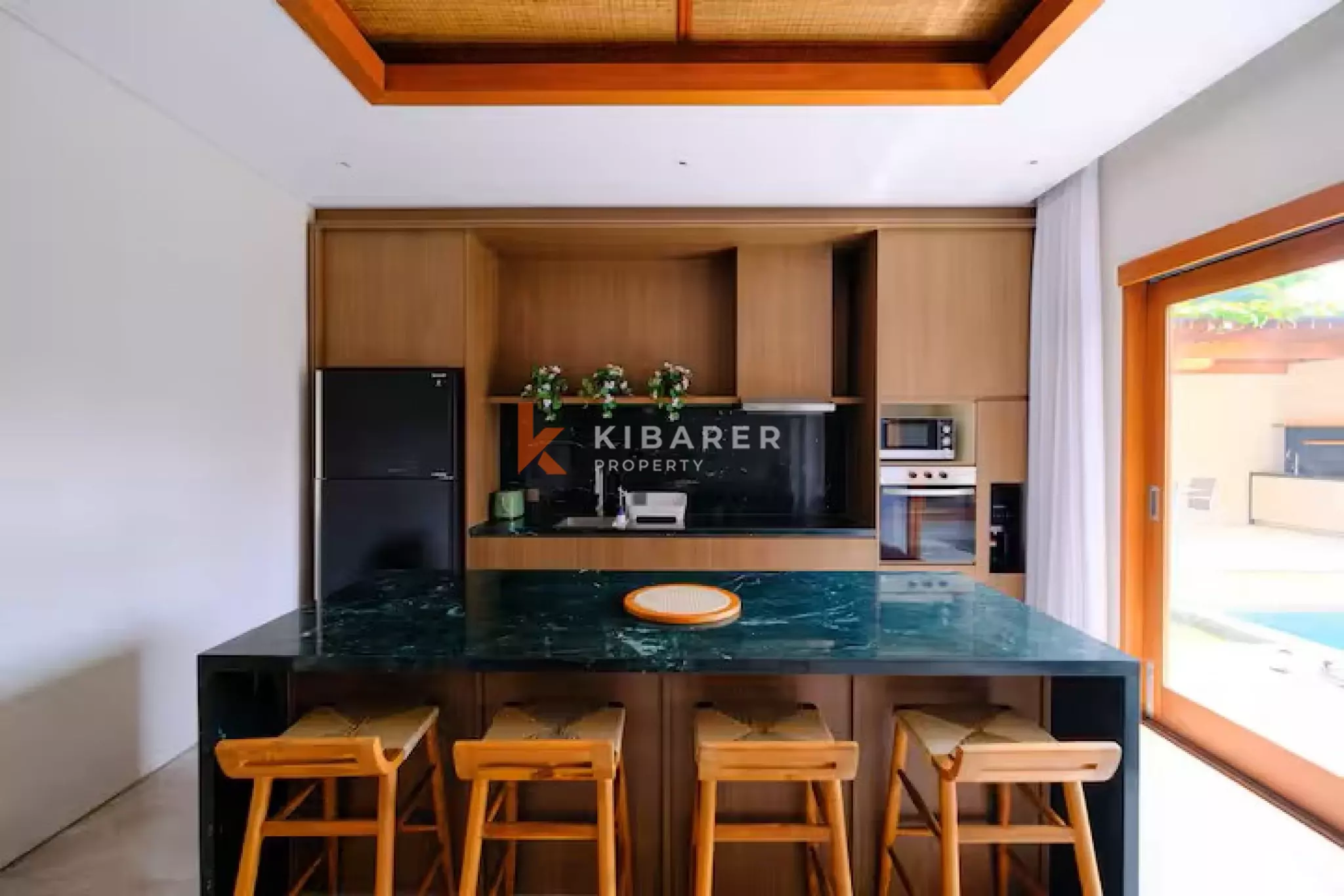 Bright Contemporary Four-Bedrooms Villa in the Heart of Umalas — image 9