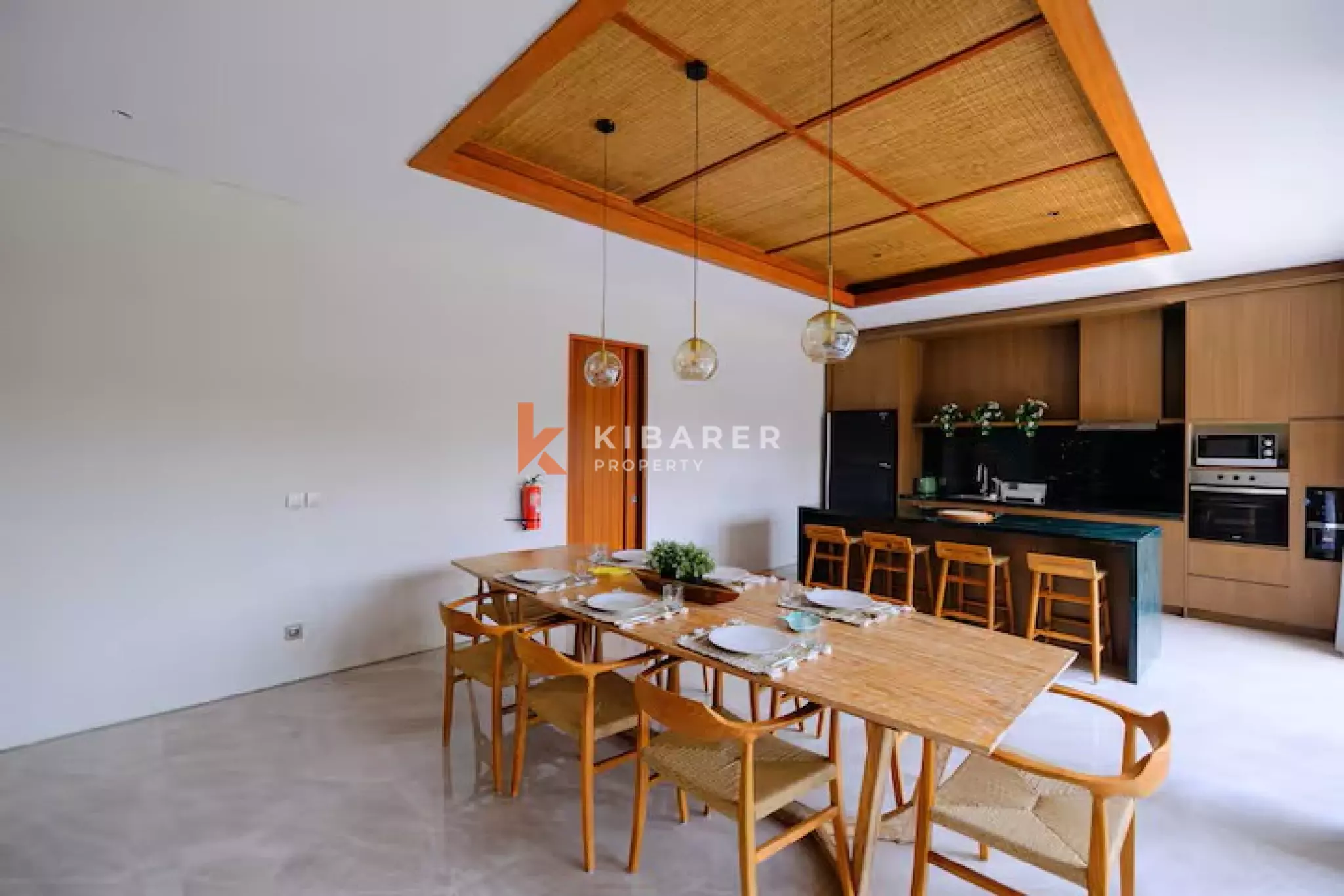 Bright Contemporary Four-Bedrooms Villa in the Heart of Umalas — image 6