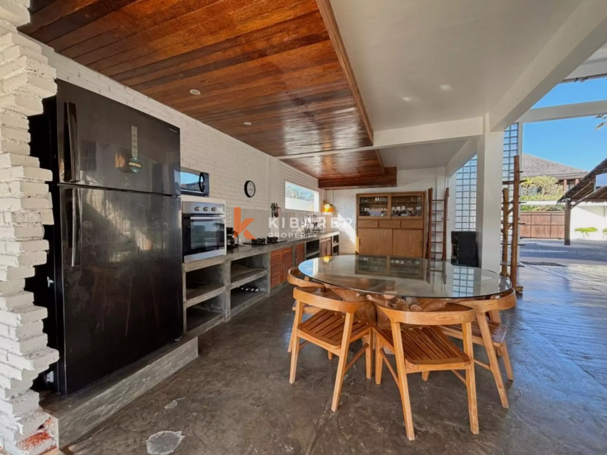 Four Bedroom Open Living Villa in Canggu — image 7