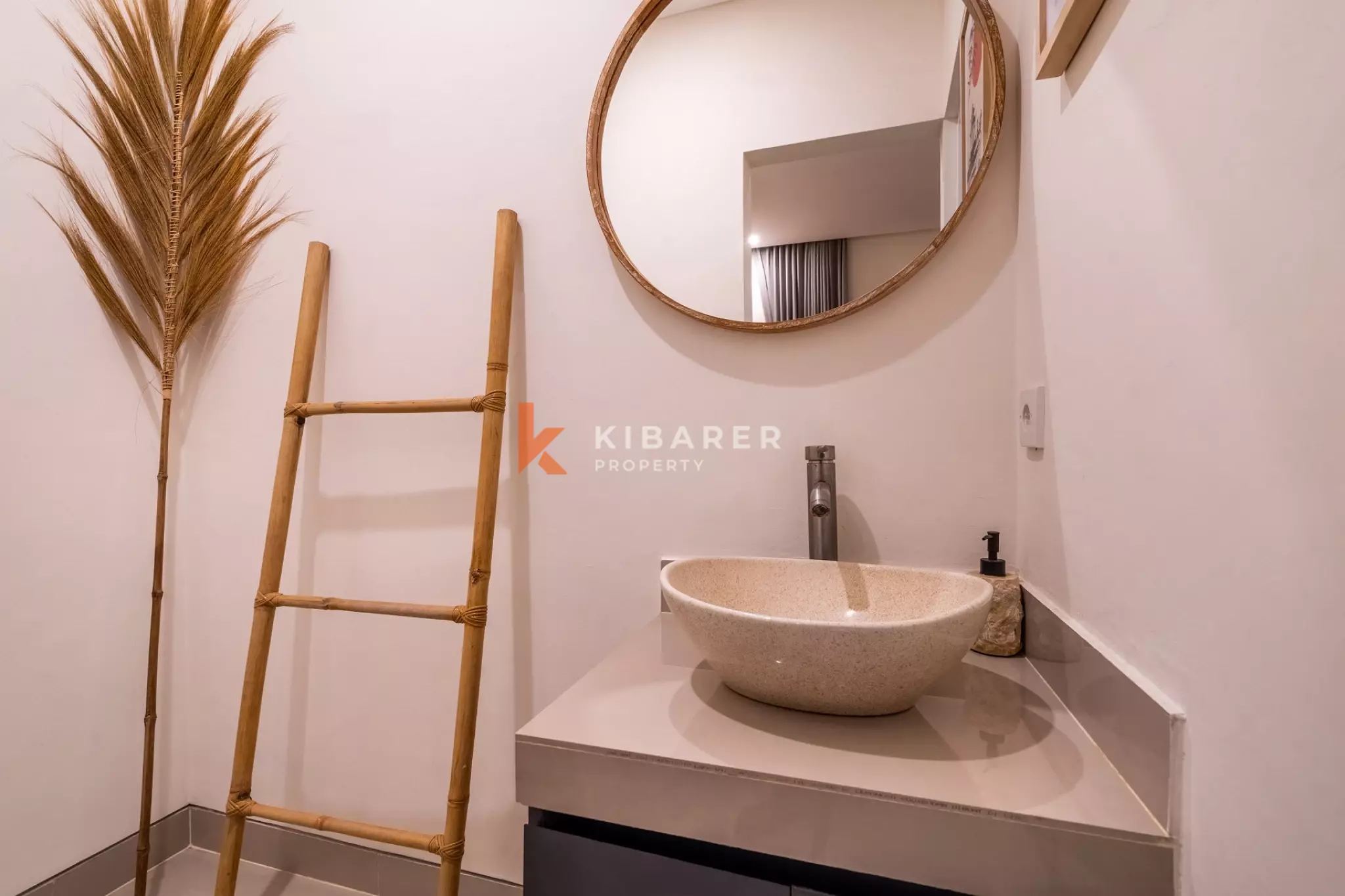 Boho-Chic Style Villa with Four Bedrooms and Enclosed Living Room, Just Steps from Echo Beach, Canggu — image 19