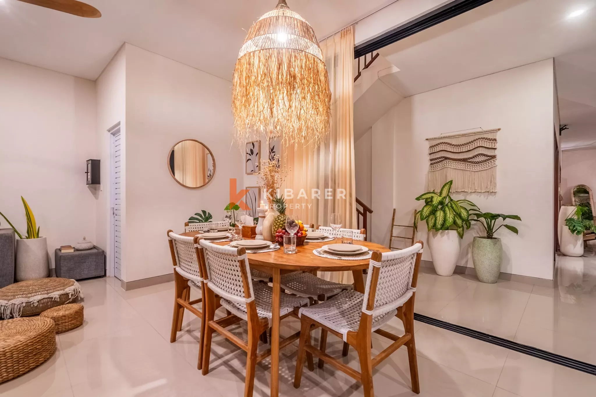 Boho-Chic Style Villa with Four Bedrooms and Enclosed Living Room, Just Steps from Echo Beach, Canggu — image 3