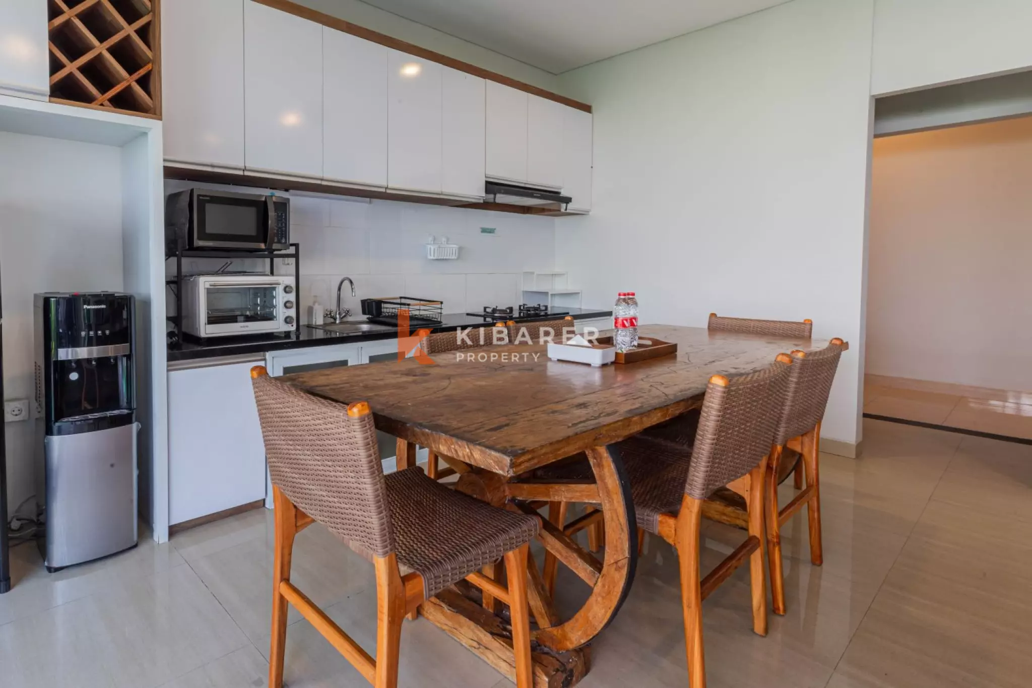 Spacious Three-Bedroom Private Guest Villa in Jimbaran — image 6