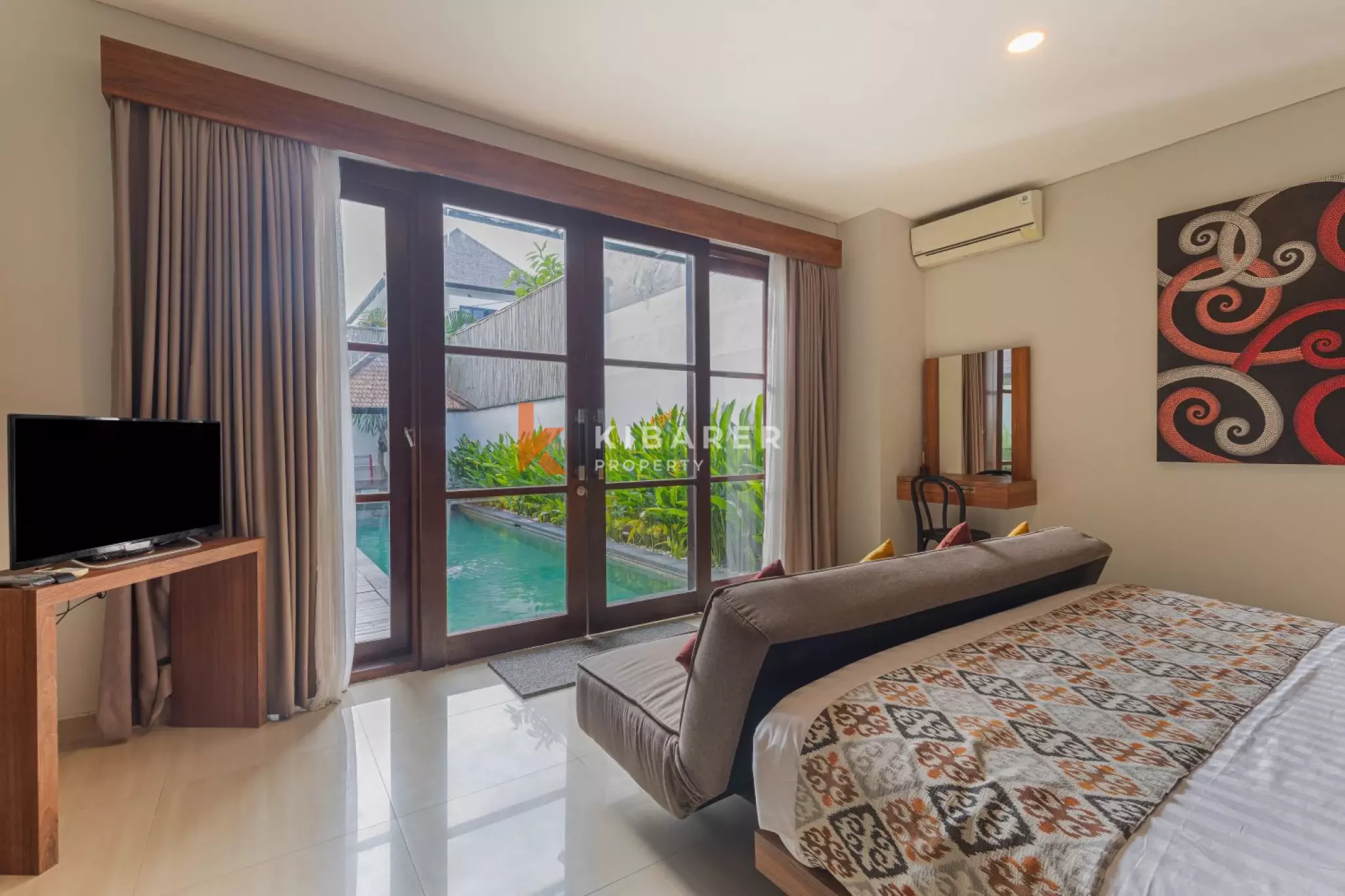 Spacious Three-Bedroom Private Guest Villa in Jimbaran — image 11