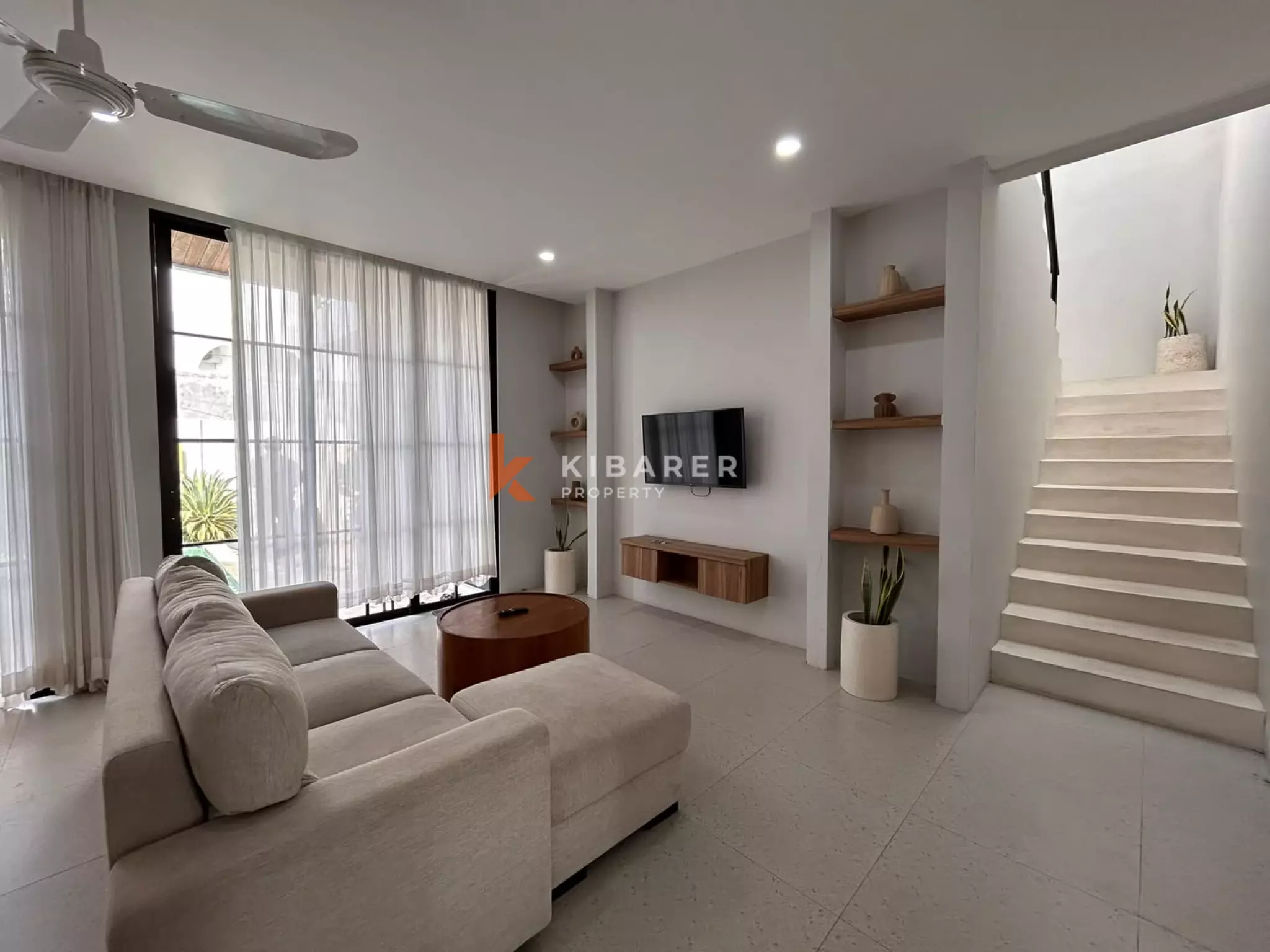 Contemporary Three-Bedroom Villa with Private Pool in Tumbak Bayuh — image 8