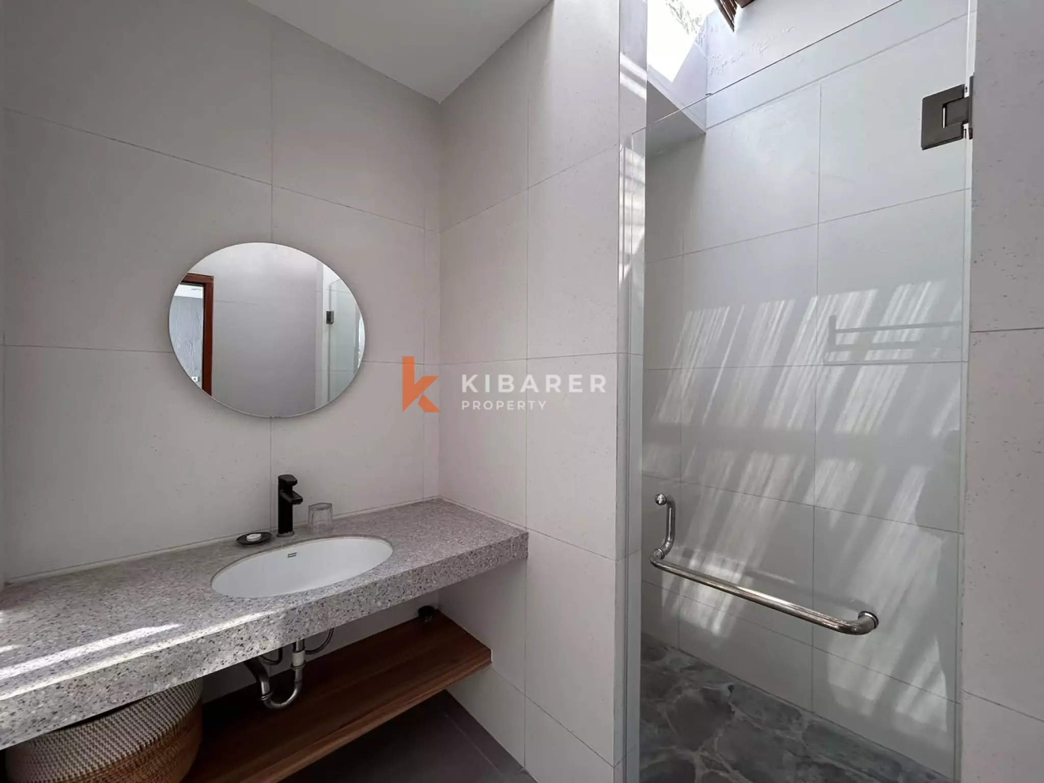 Contemporary Three-Bedroom Villa with Private Pool in Tumbak Bayuh — image 18