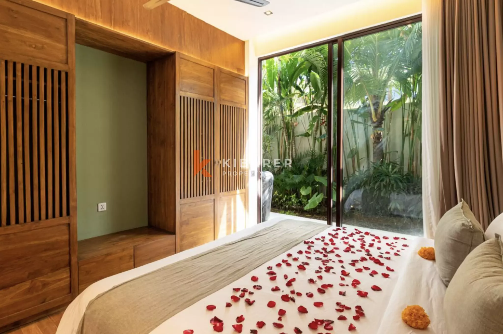 Architectural Four Bedroom Masterpiece in Exclusive Umalas — image 10