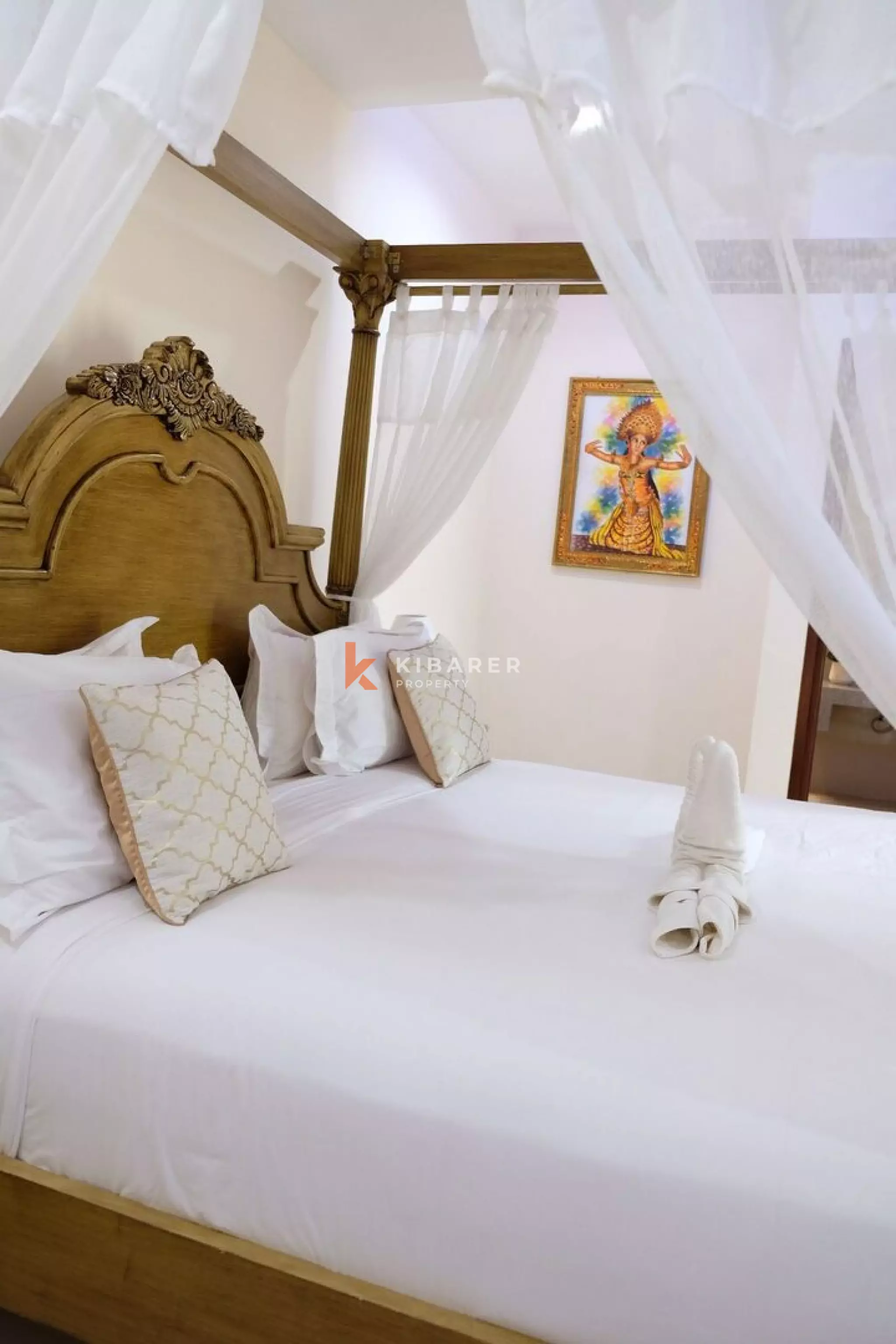 Beautiful Four Bedroom Villa with Open Living in Nusa Dua — image 13