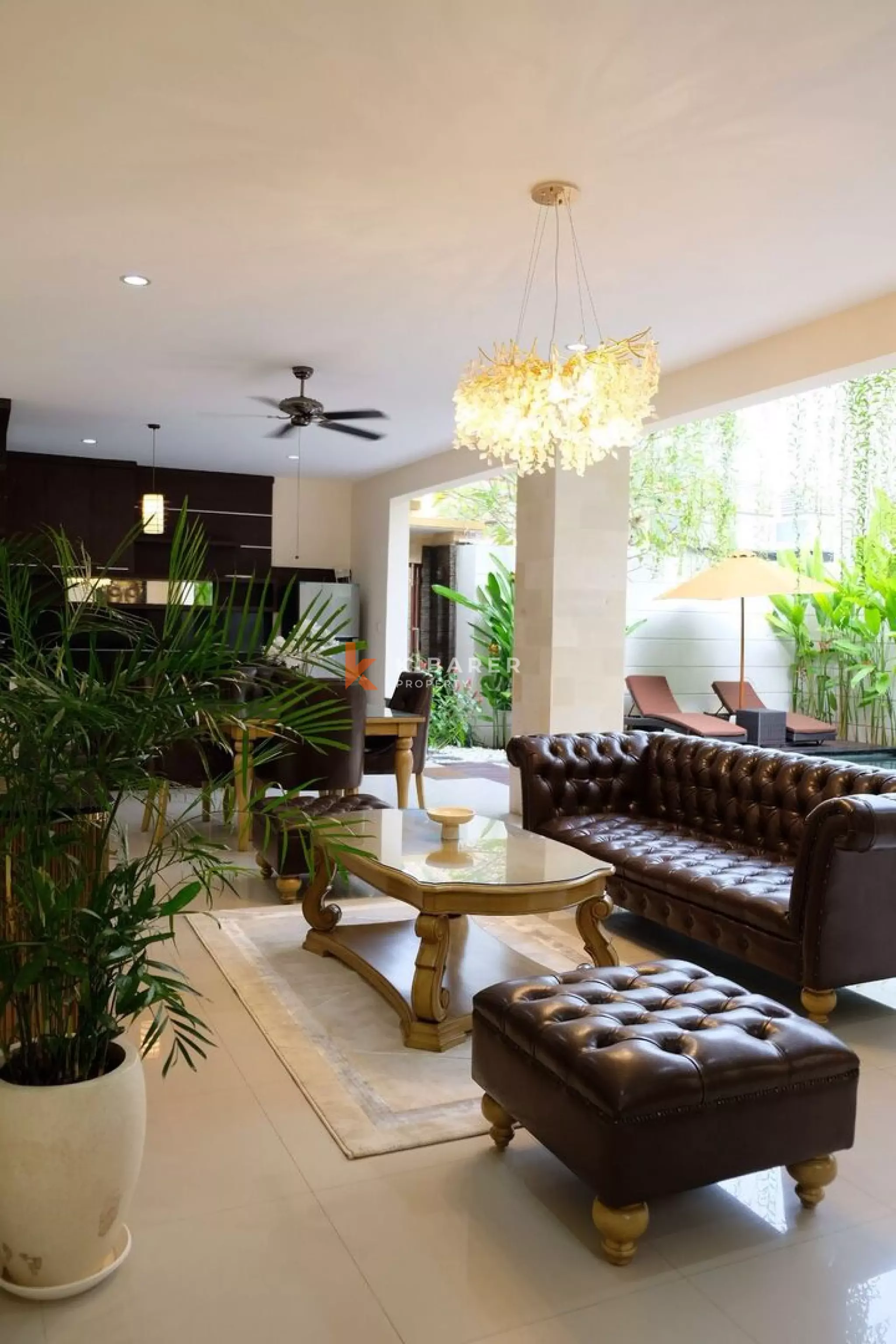 Beautiful Four Bedroom Villa with Open Living in Nusa Dua — image 3