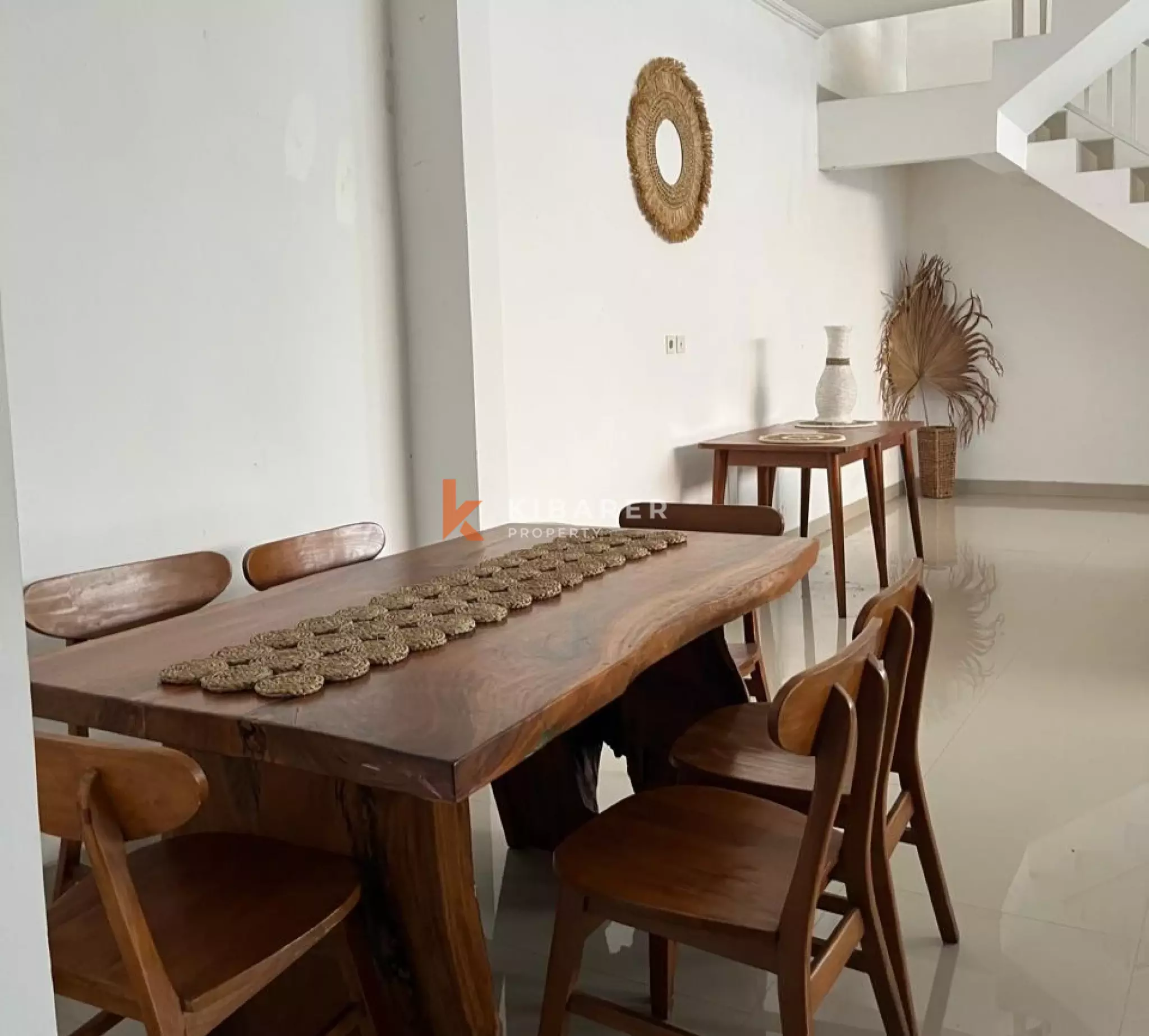 Brand New Three Bedroom Semi Furnished Villa Situated in Kerobokan — image 4