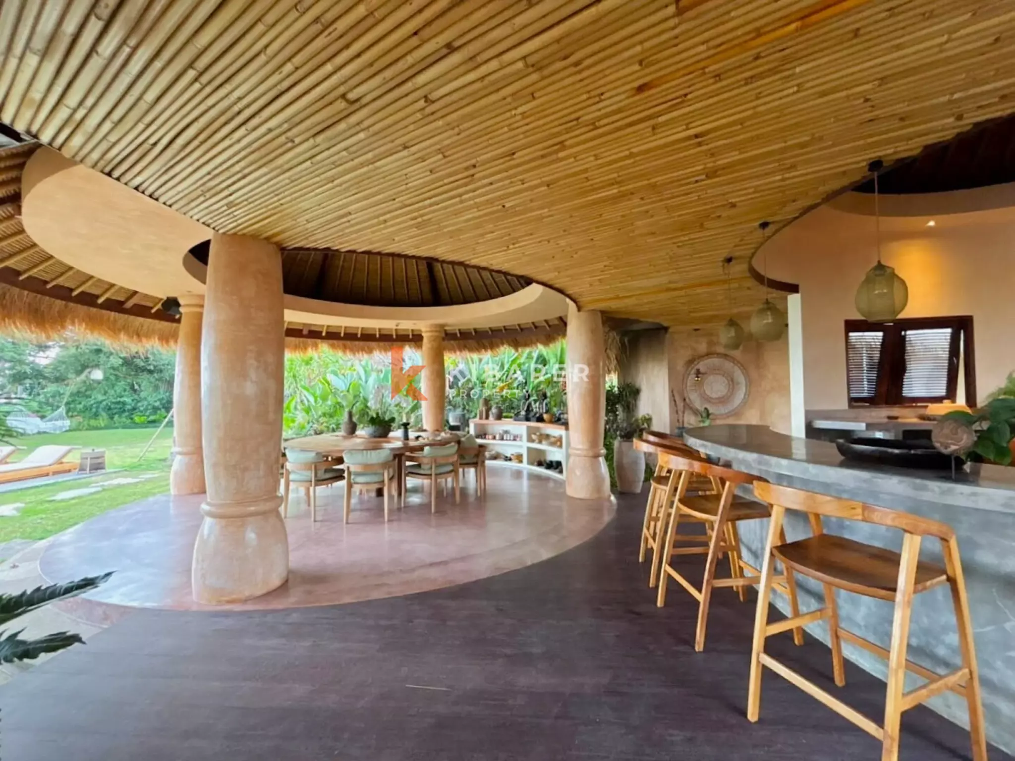 Architectural Tropical Estate – Five Bedroom Villa with Expansive Garden in Seseh — image 11