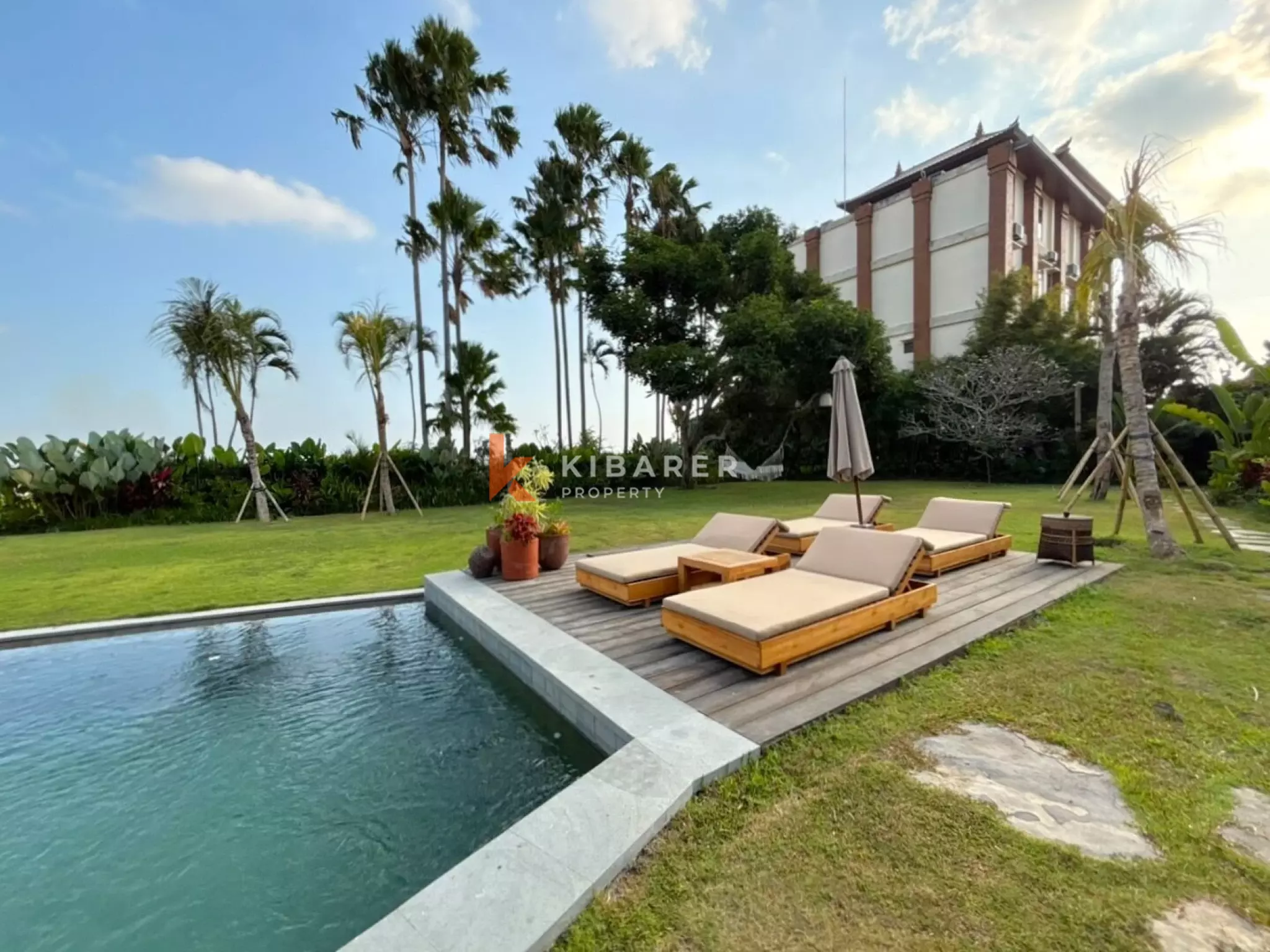 Architectural Tropical Estate – Five Bedroom Villa with Expansive Garden in Seseh — image 15