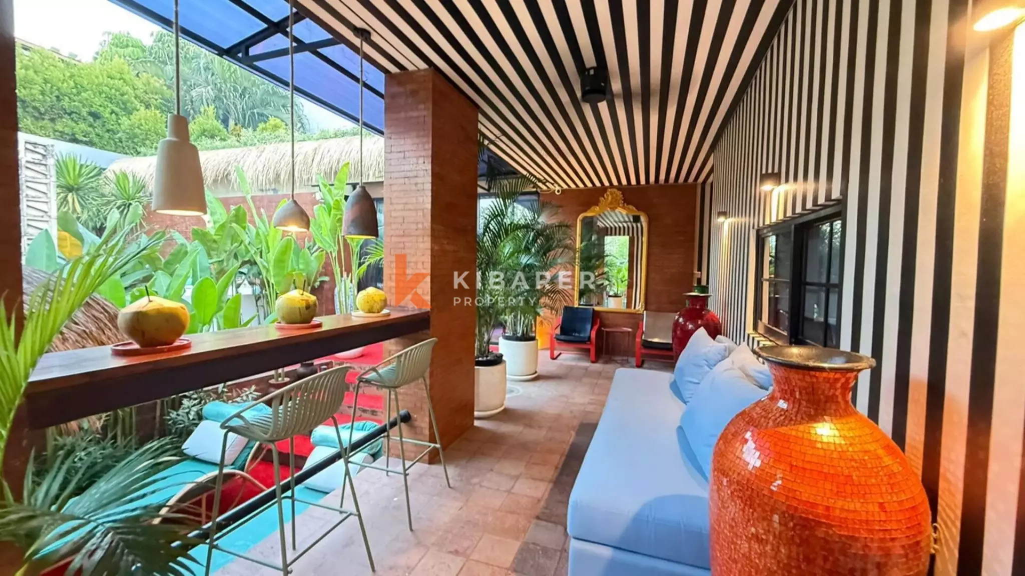 Tropical Five Bedroom Villa with Private Jacuzzi in Kayu Tulang — image 8