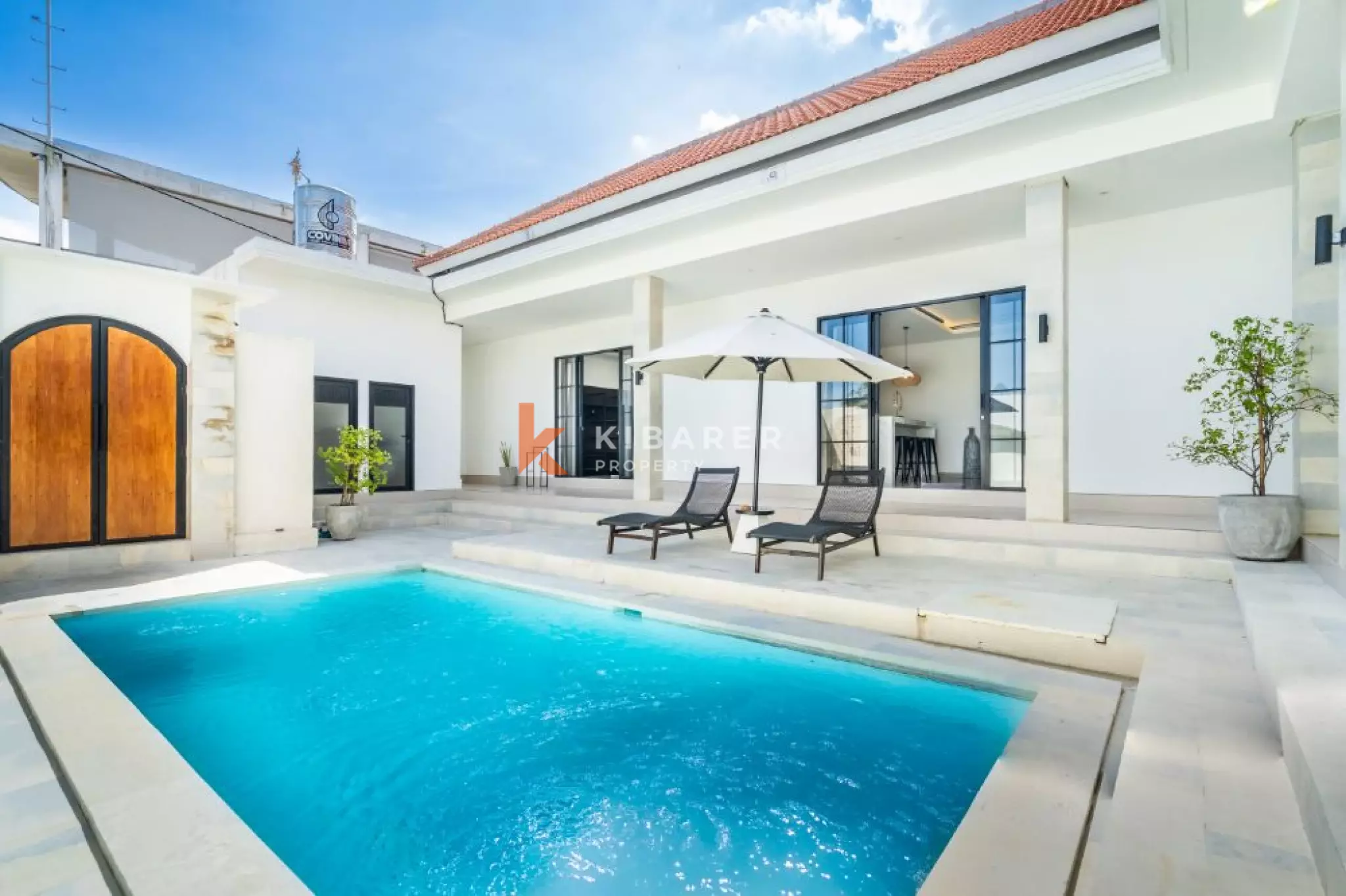 Tropical Three-Bedroom Pool Villa in Canggu — image 3