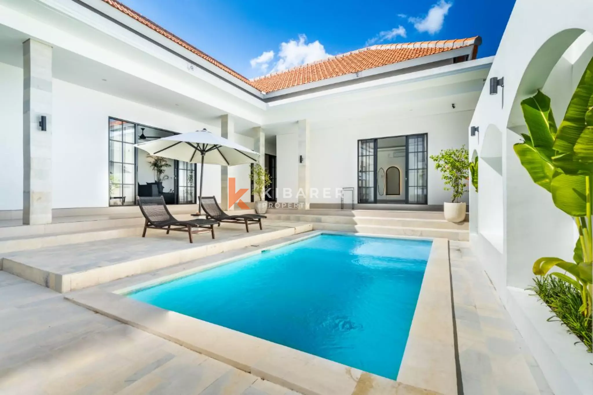 Tropical Three-Bedroom Pool Villa in Canggu — image 4