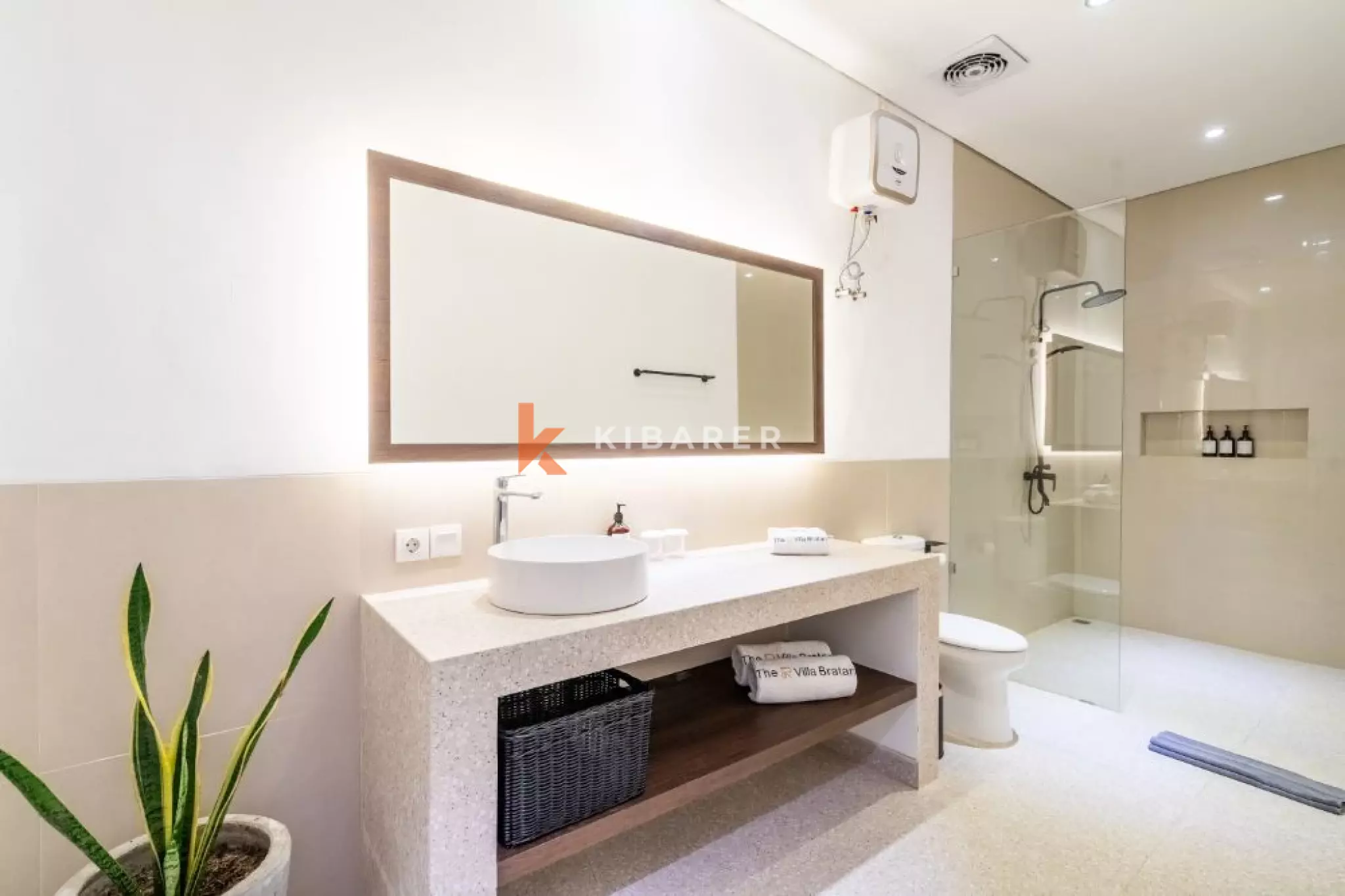Tropical Three-Bedroom Pool Villa in Canggu — image 13