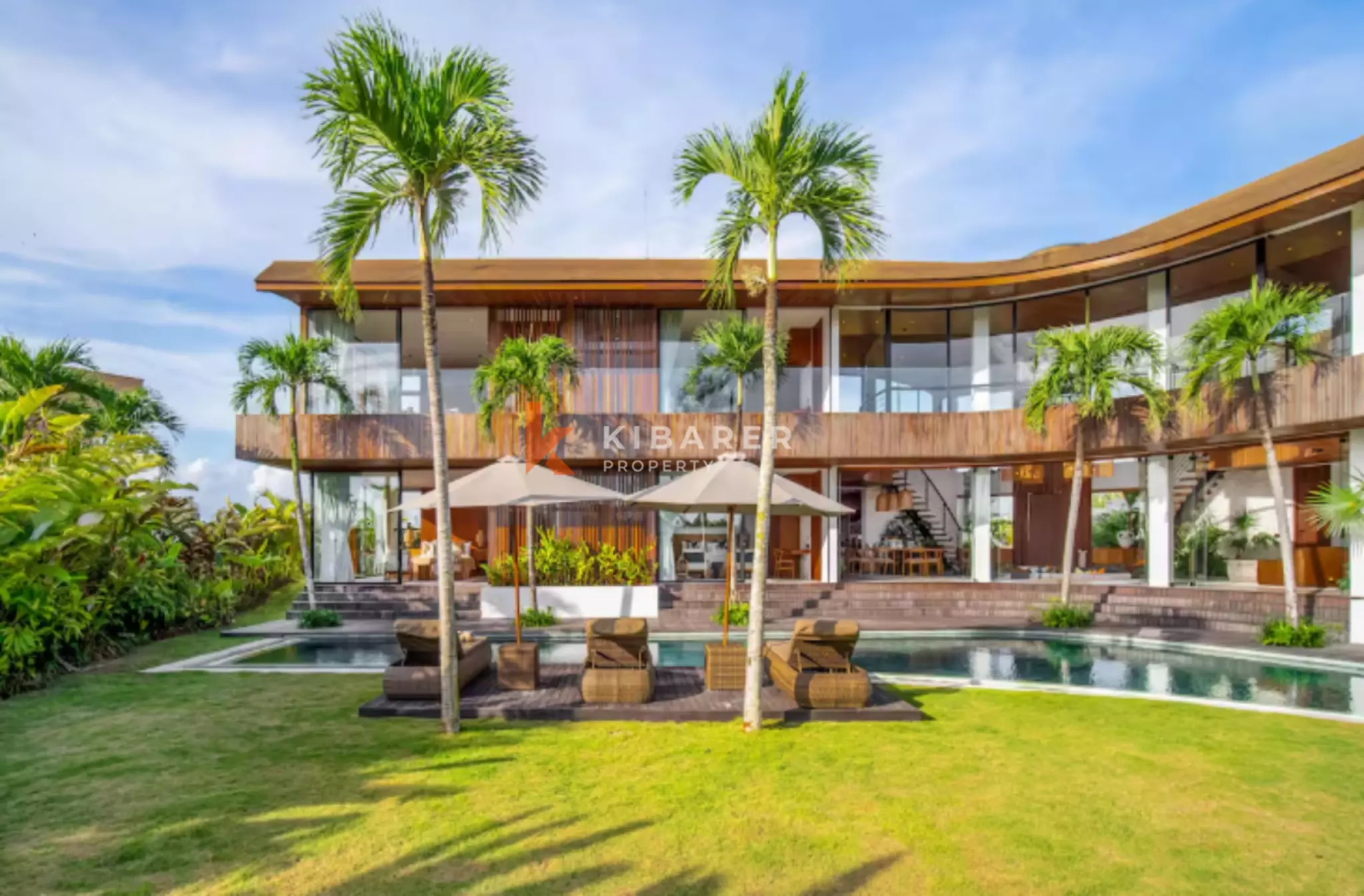 Luxury Garden Escape – Five Bedroom Villa in Tumbak Bayuh — image 11